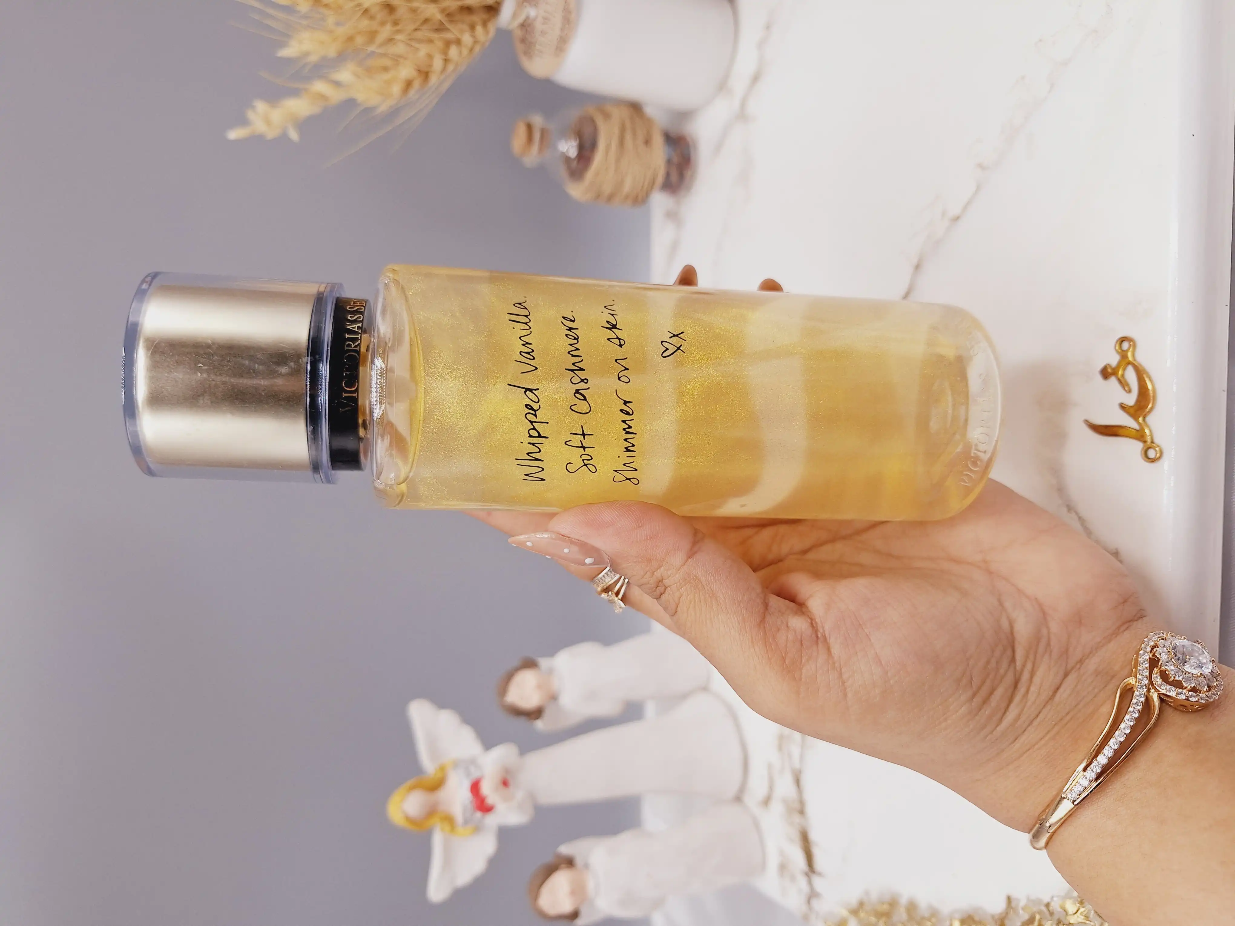 بادی اسپلش 250 ml ویکتوریا سکرت مدل Bare Vanilla Shimmer اورجینال