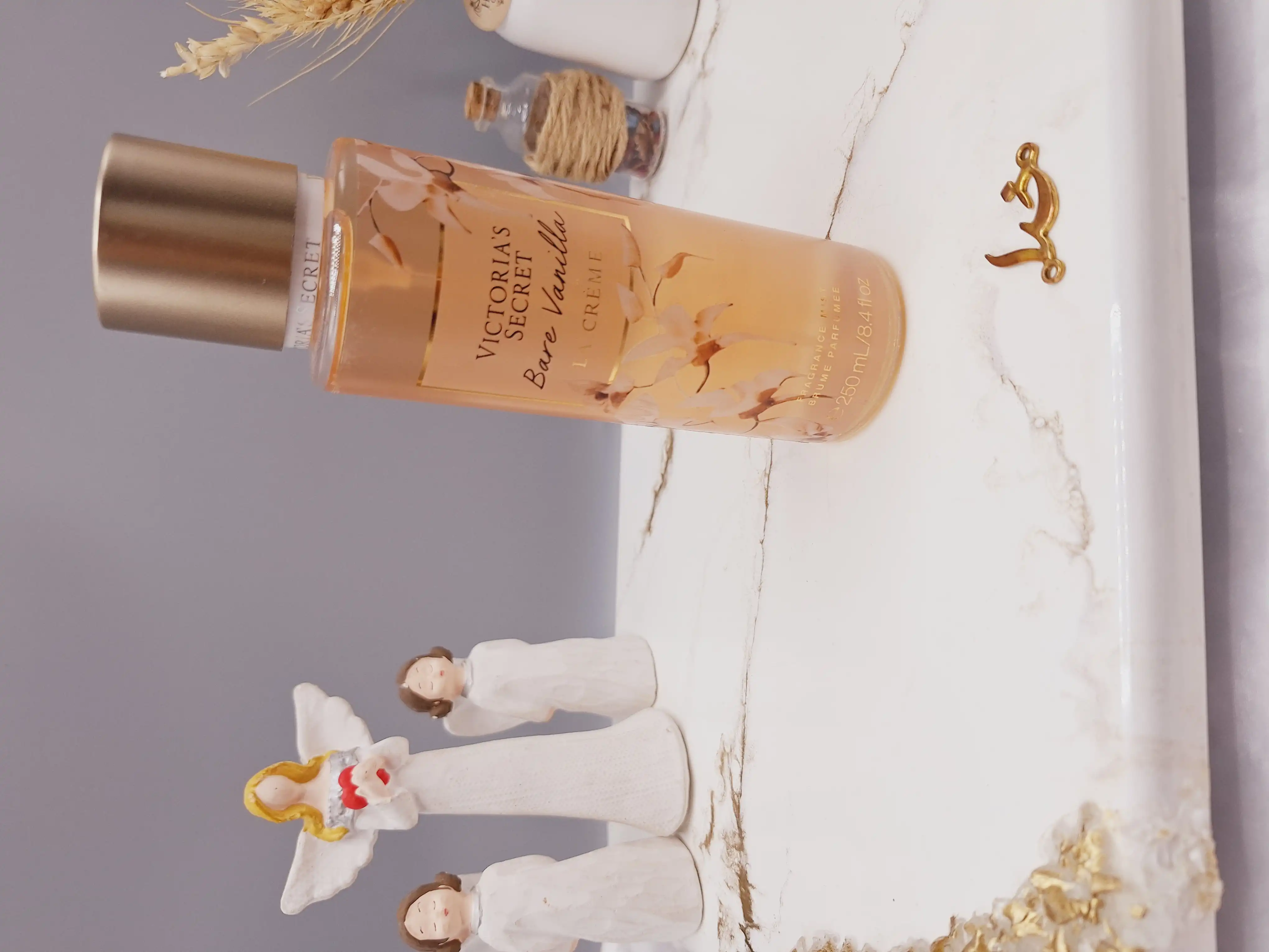 بادی اسپلش 250 ml ویکتوریا سکرت مدل Bare Vanilla LA CAE اورجینال