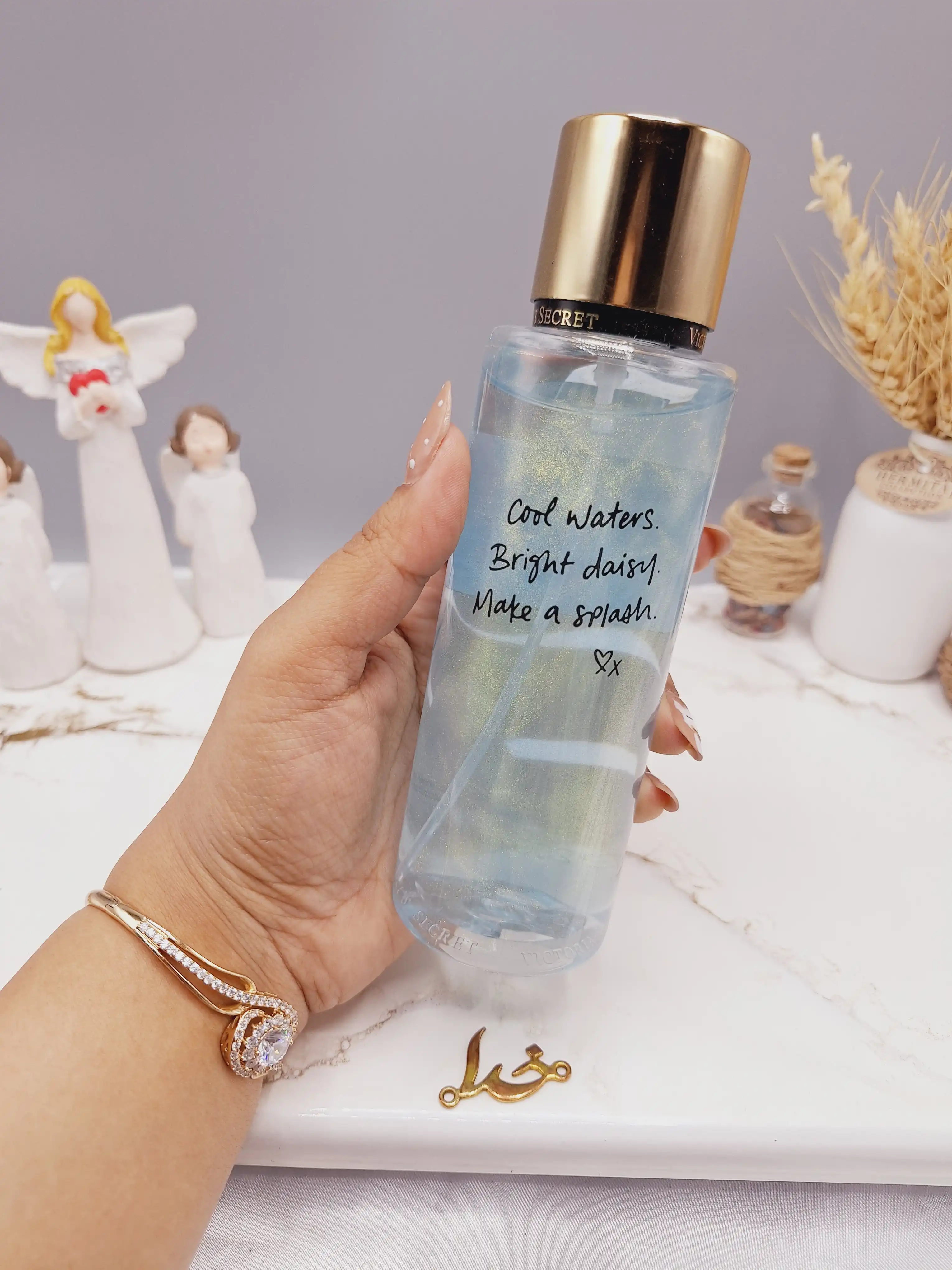 بادی اسپلش 250 ml ویکتوریا سکرت مدلAqua Kiss Shimmer اورجینال