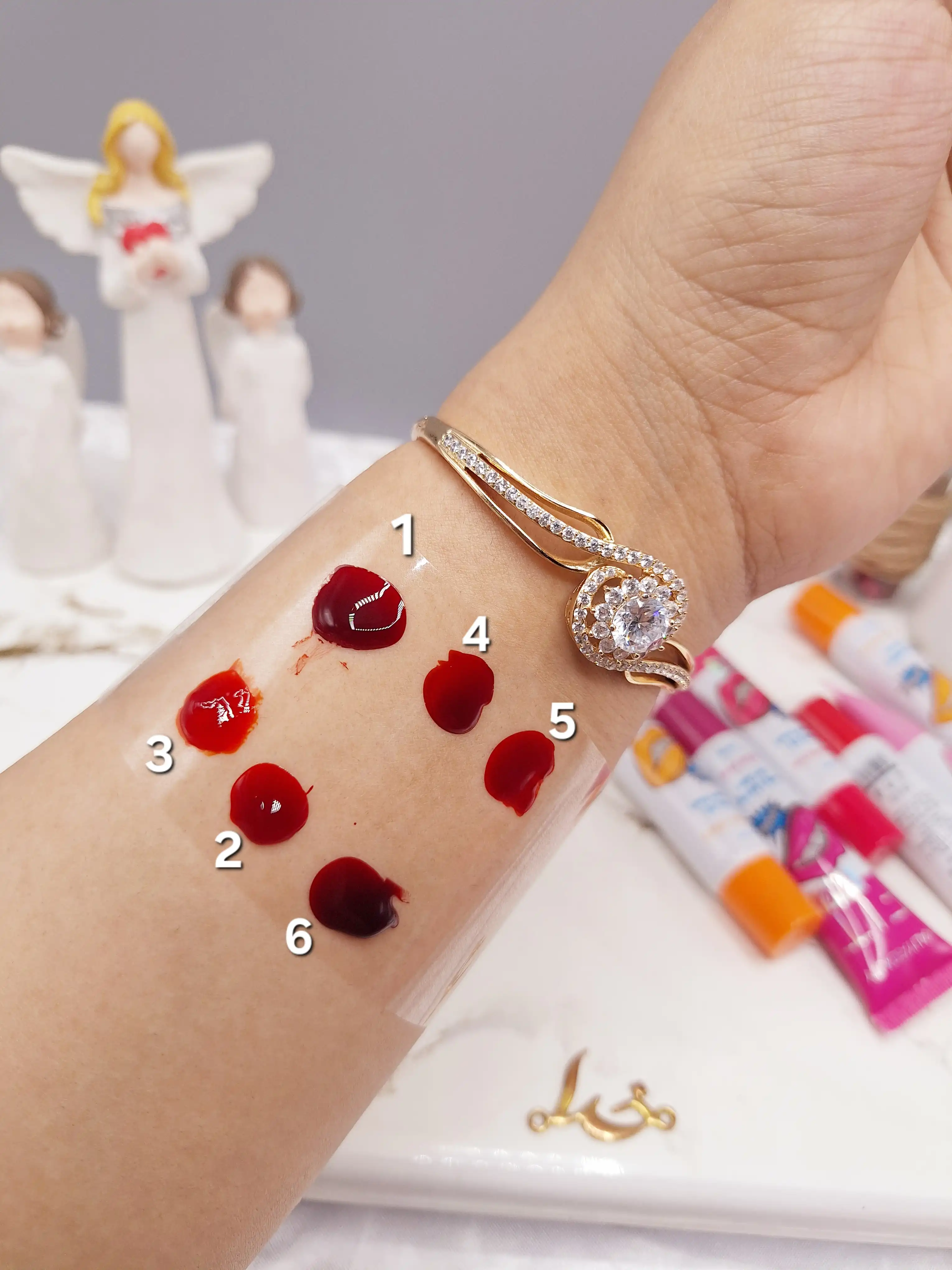 ماسک لب تیوپی پرطرفدار با رنگدهی عالی لب برند KALIYABEAUTY کد j833