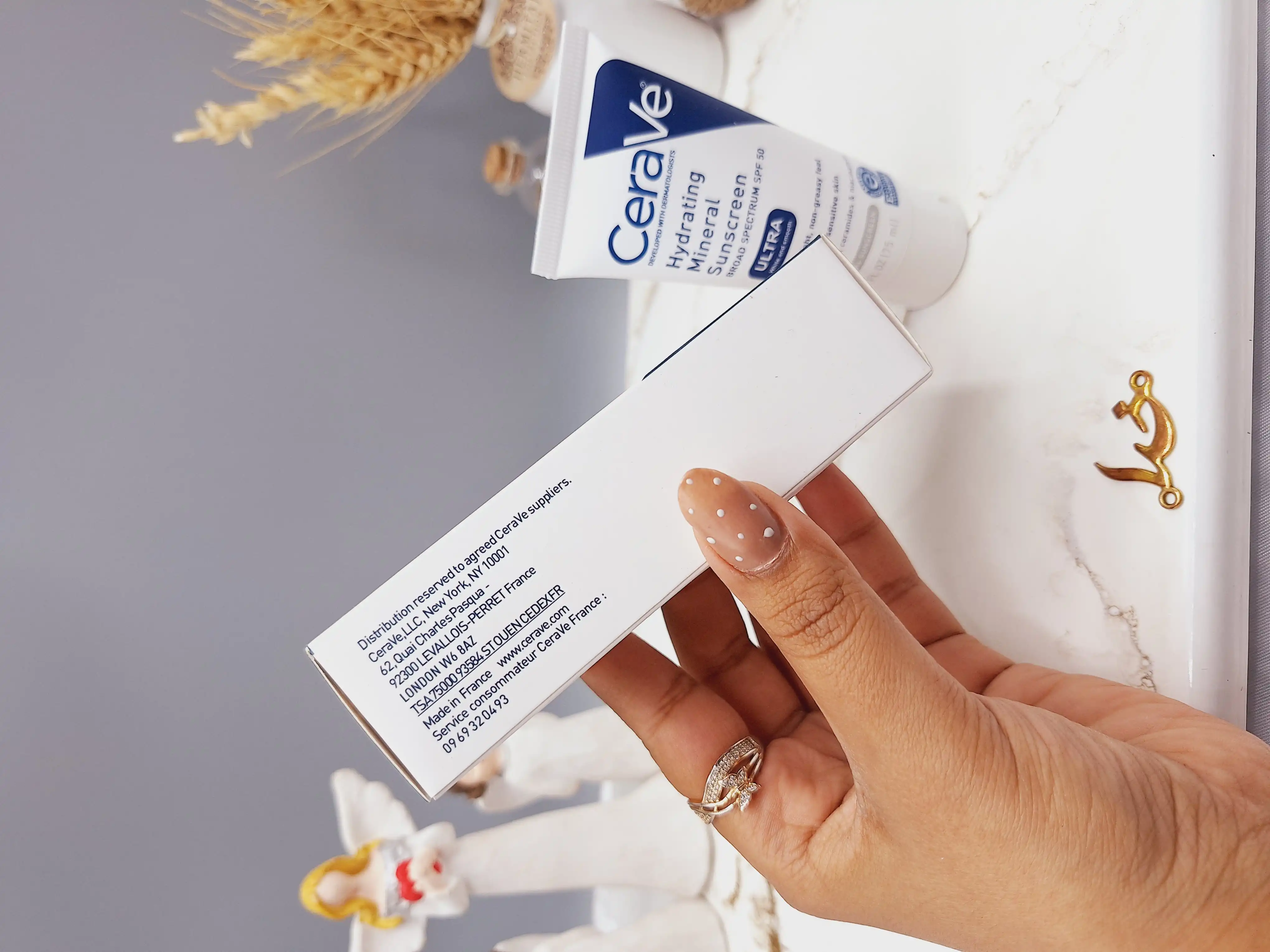 کرم ضدآفتاب مناسب برای پوست های حساس Cara Ve (های کپی درجه 1) اماراتی کد 5466