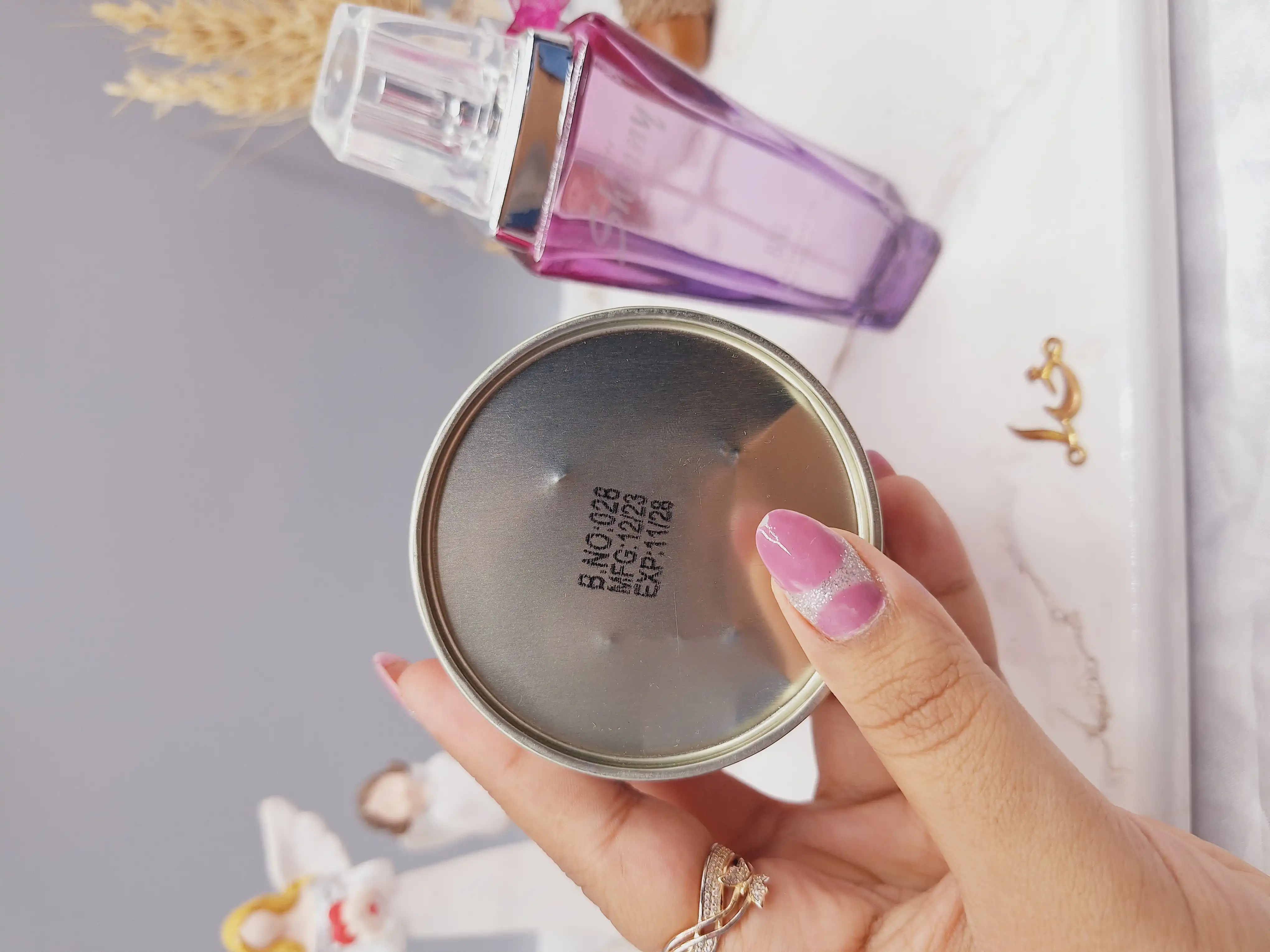 ادکلن زنانه Pure Shinny woman قوطی صورتی کد 8003