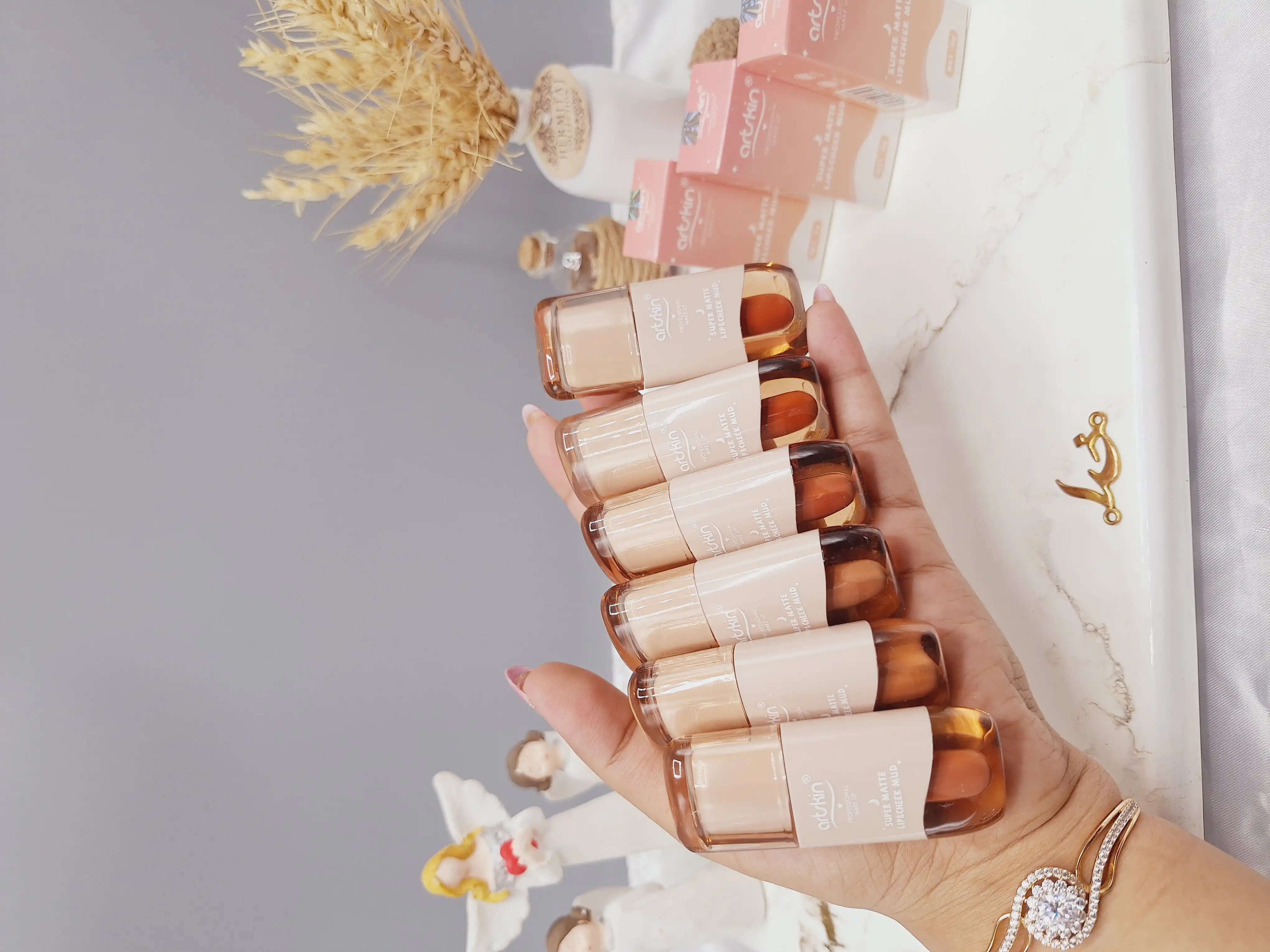 رژ لب مایع فوق العاده مات و مخملی برند آرتسکین artskin کد AS 972191