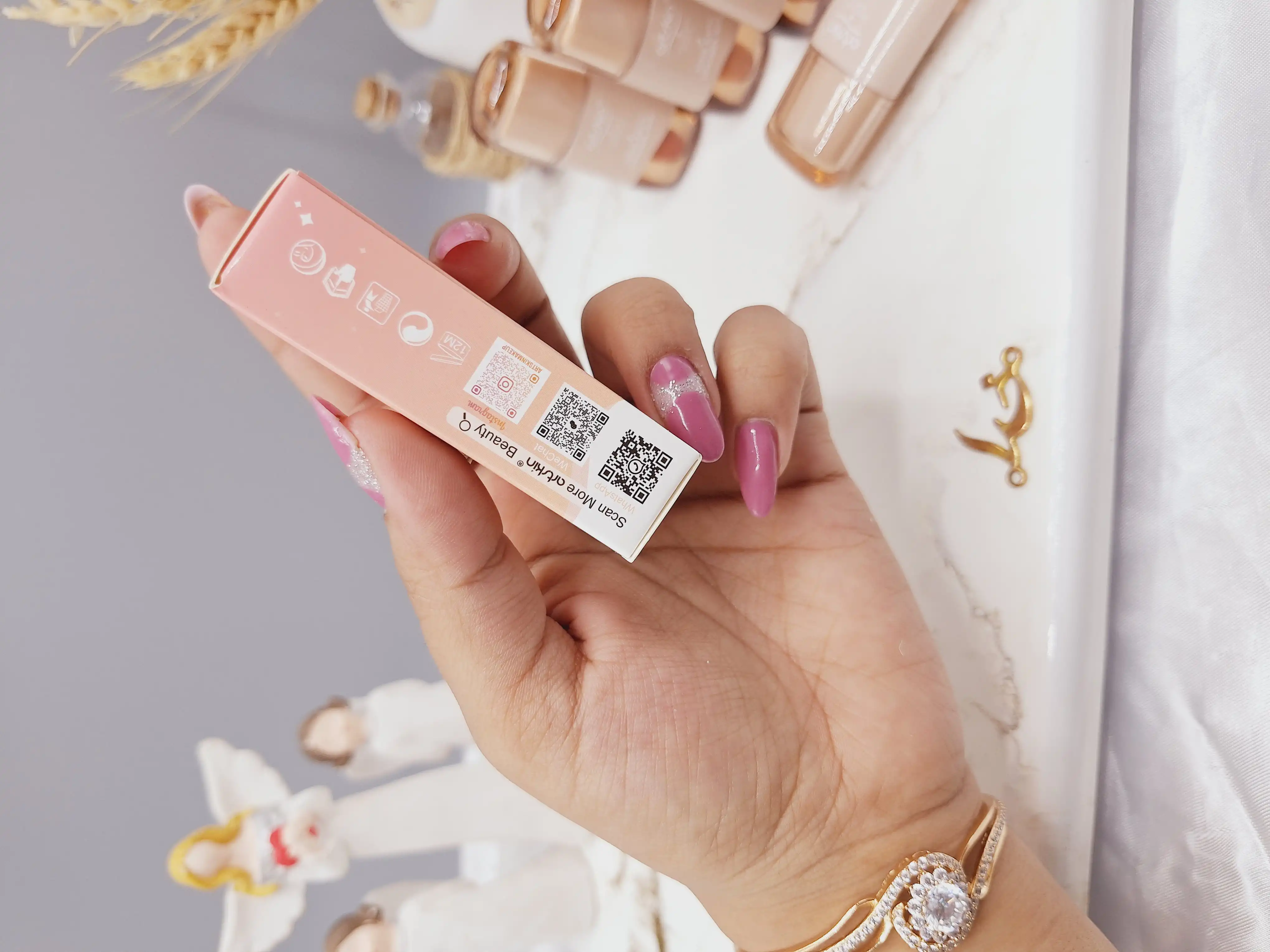 رژ لب مایع فوق العاده مات و مخملی برند آرتسکین artskin کد AS 972191