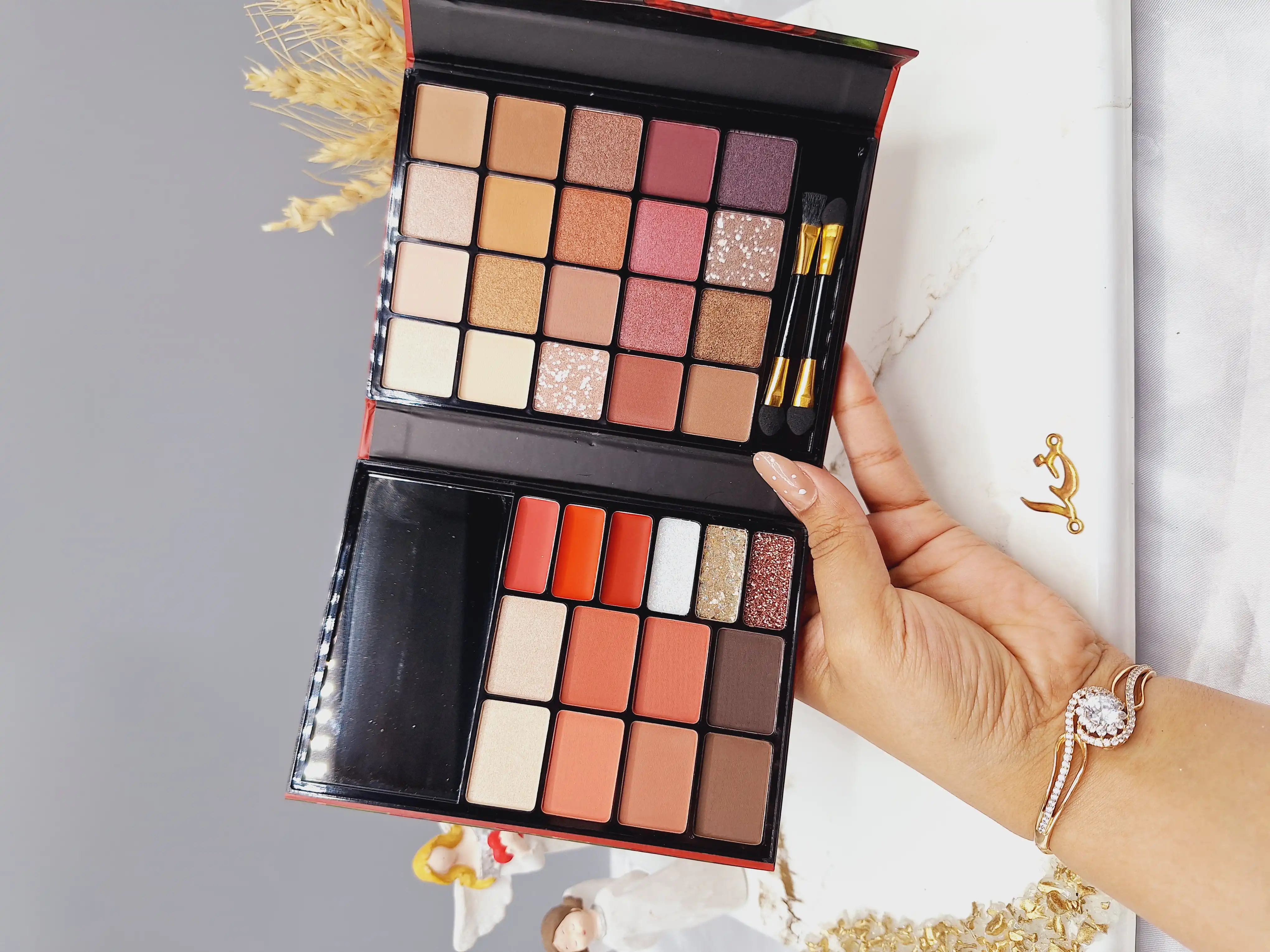 پالت سایه طرح مت گالا باغ زمان کد 8602R