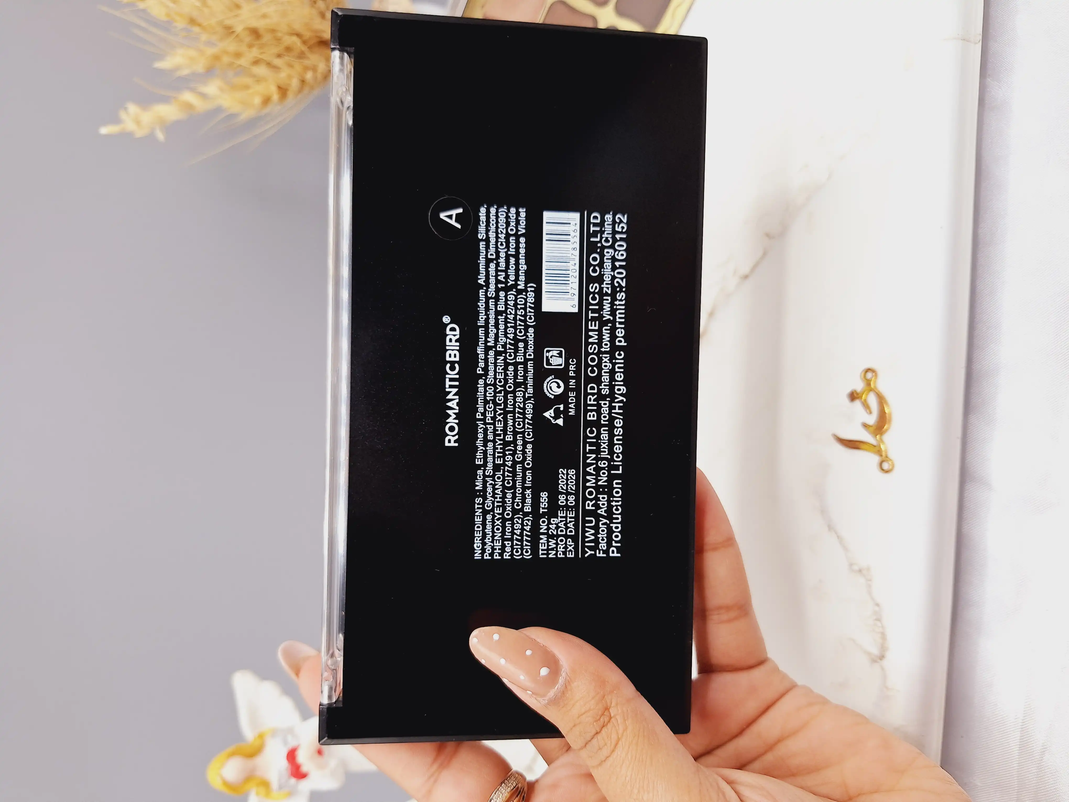 پالت سایه 24 رنگ برند رومانتیک برد ROMANTIC BIRD کد T 555 A