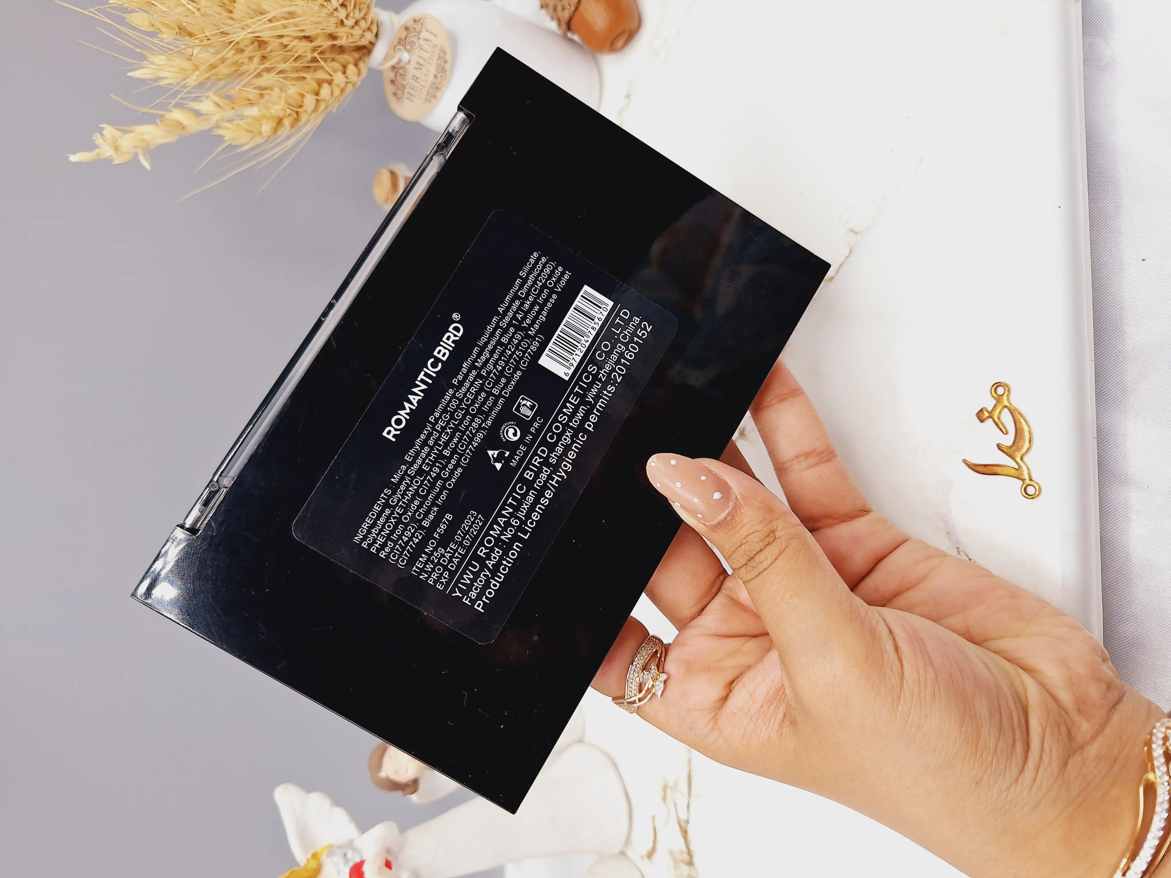 پالت سایه 18 رنگ برند رومانتیک برد ROMANTIC BIRD کد F567