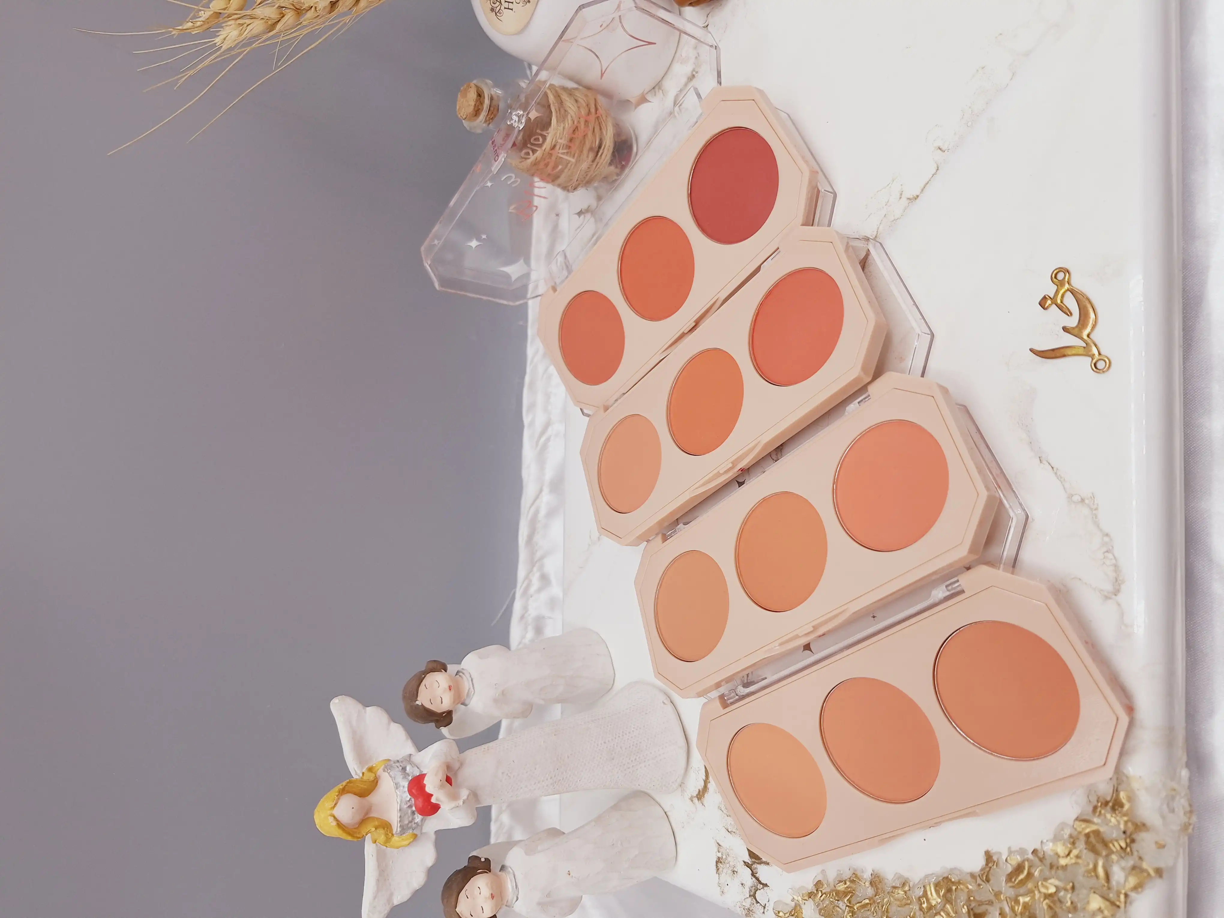 پالت رژگونه 3 عددی برند کوئین Queen کد MQ123