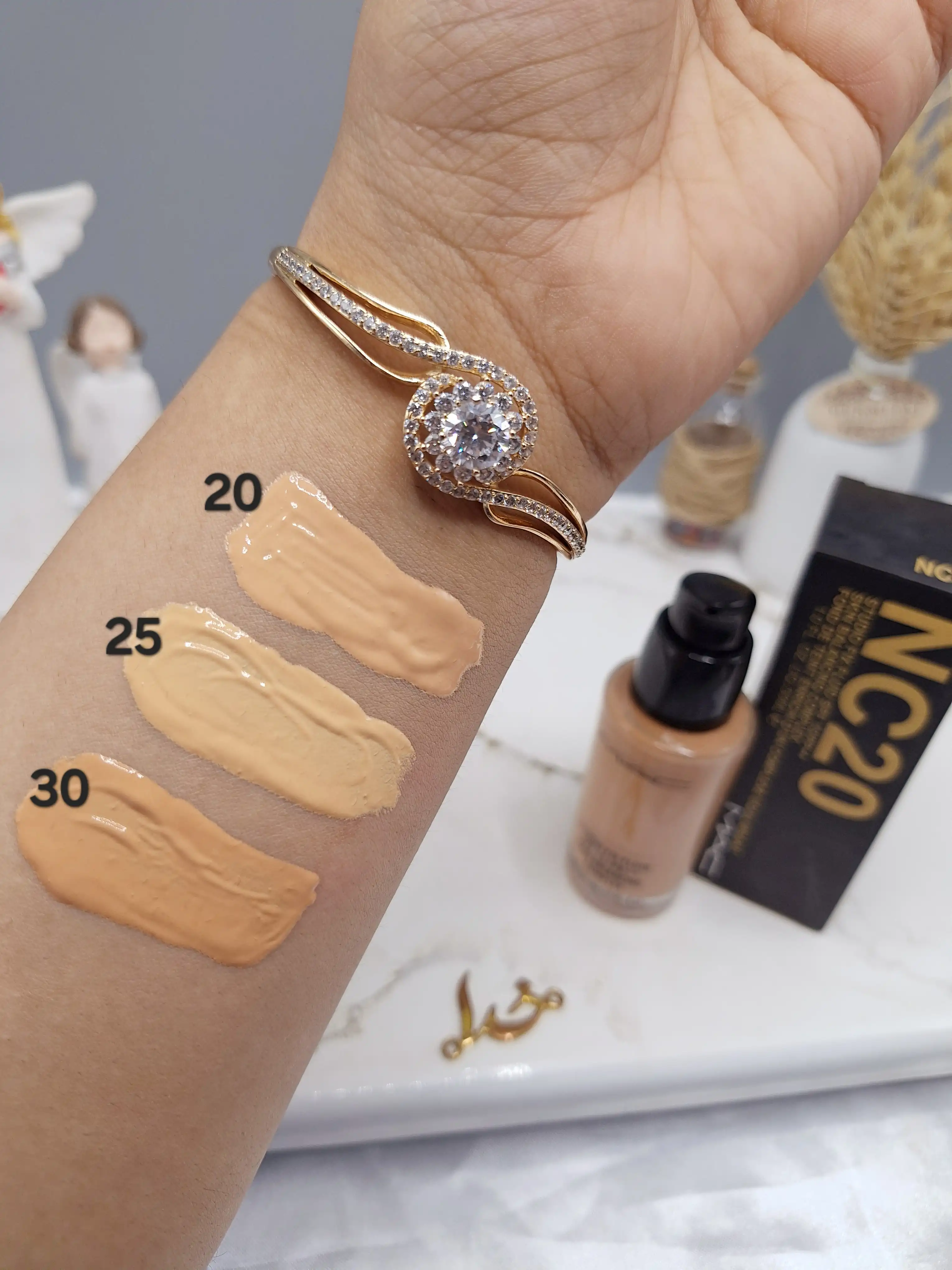 کرم پودر پمپی رنگ برنز مدل NC حاوی SPF15 کد 4566