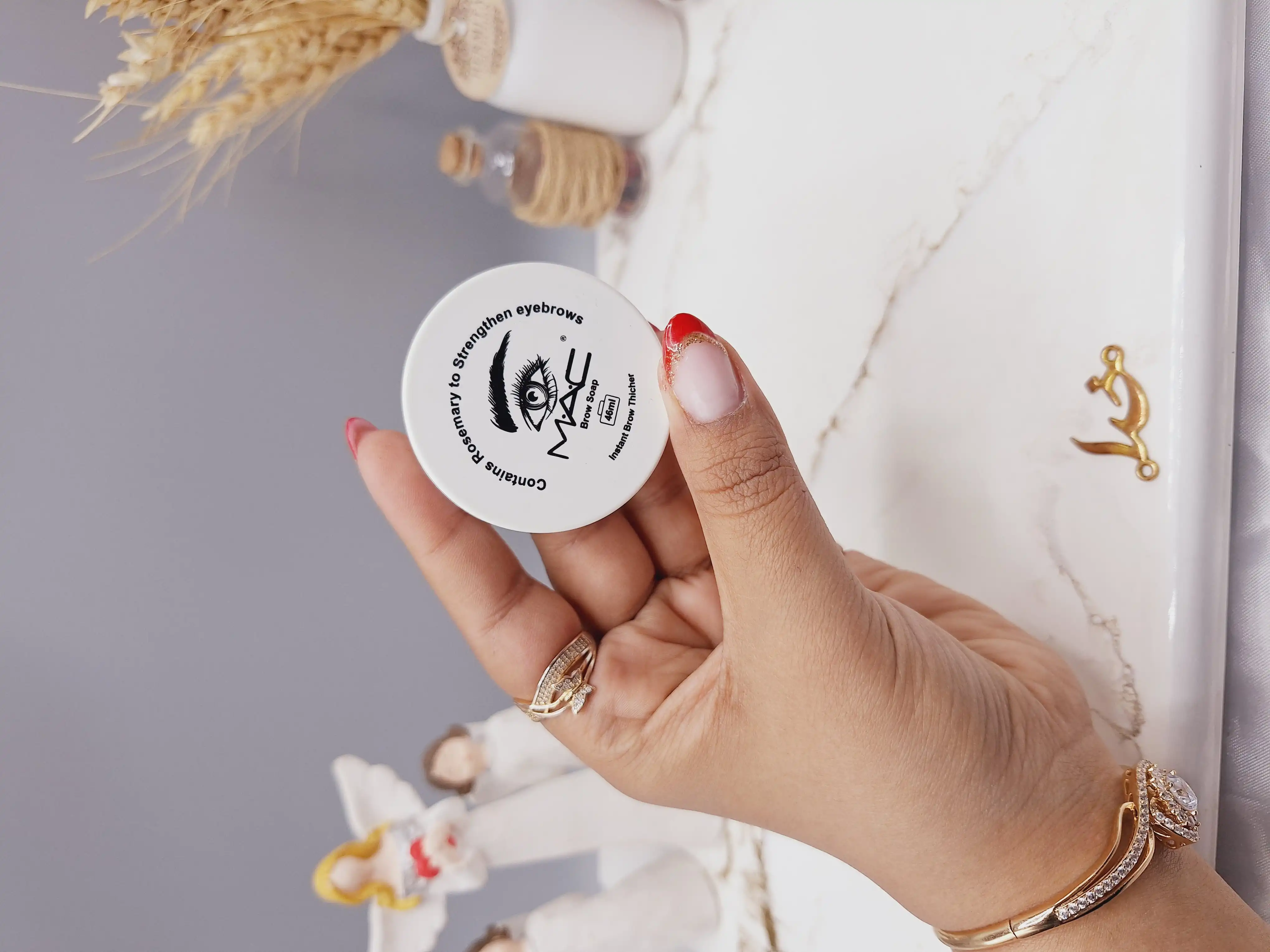 ژل لیفت مژه و ابرو کاسه ای