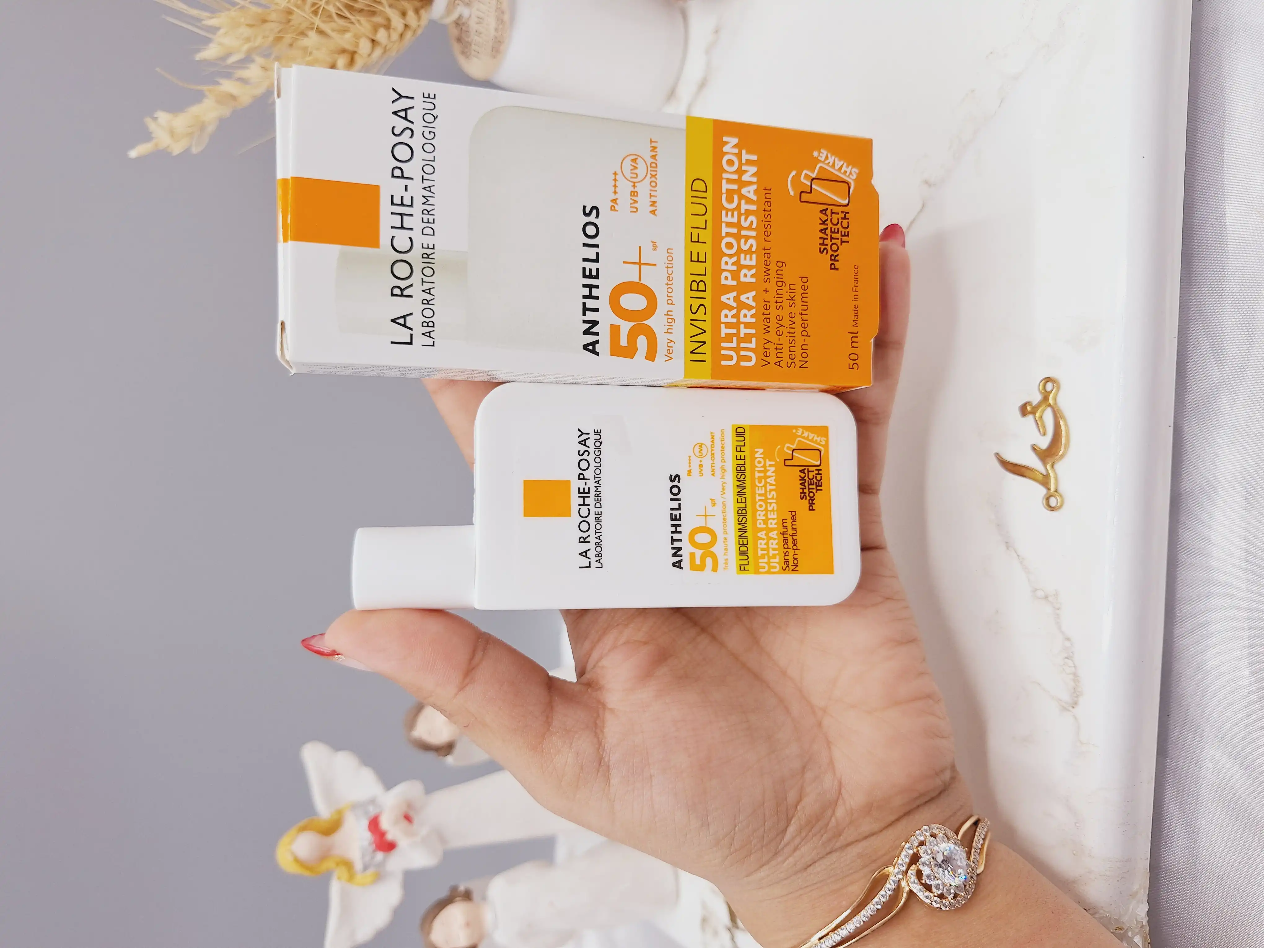 ضد آفتاب بی رنگ لاروش پوزای با spf50 ساخت امارات کد 2662