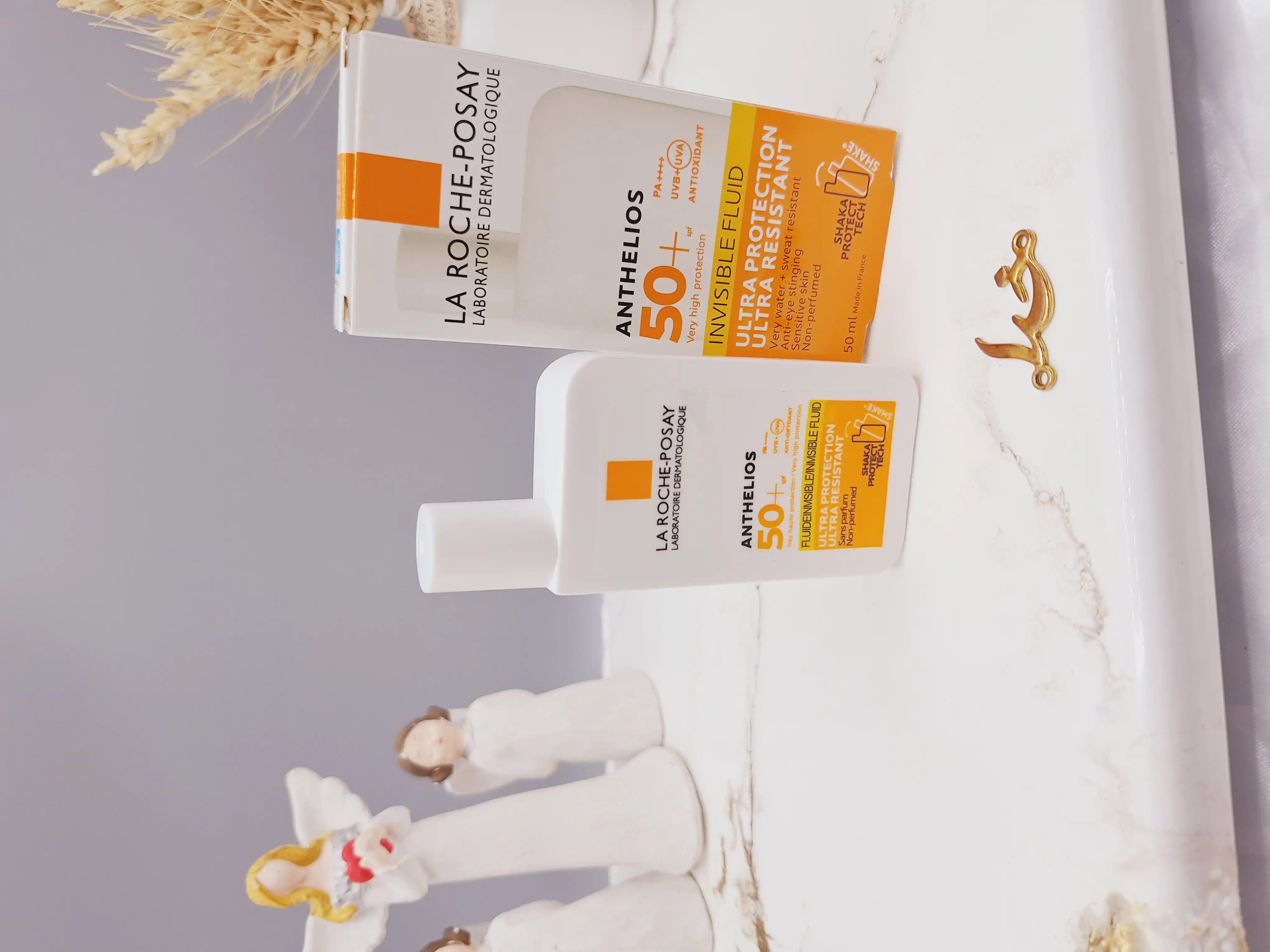 ضد آفتاب بی رنگ لاروش پوزای با spf50 ساخت امارات کد 2662