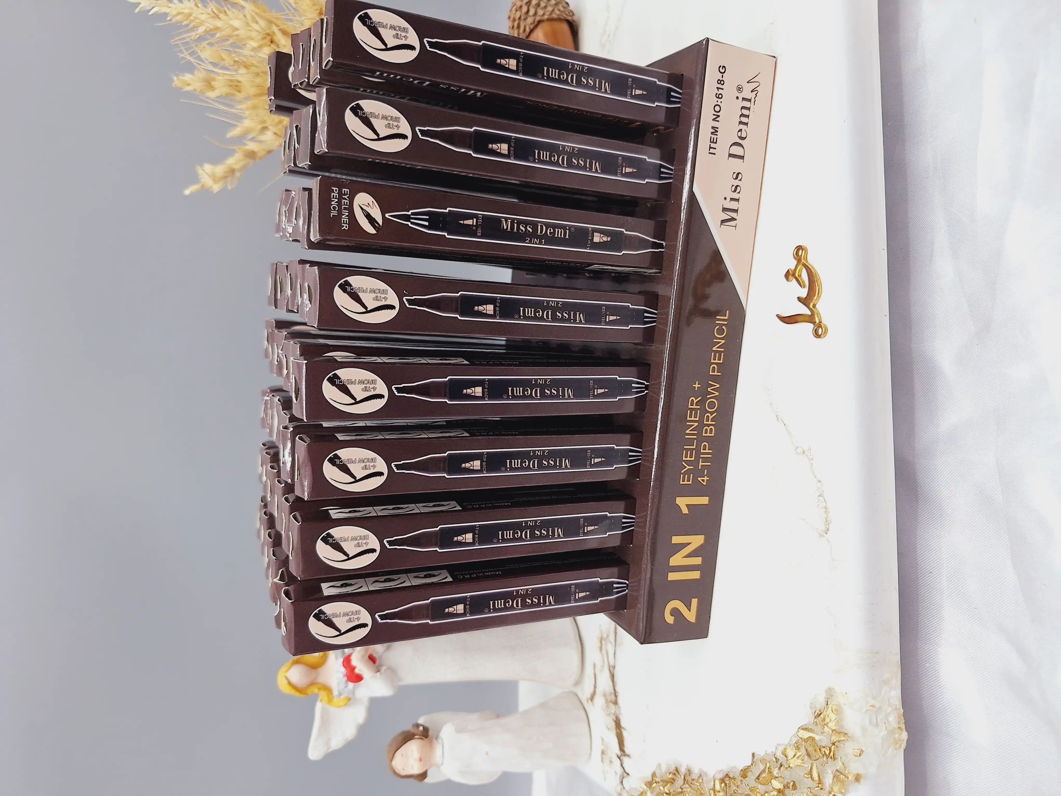 خط چشم و هاشور دو سر برند میس دمی Miss Demi