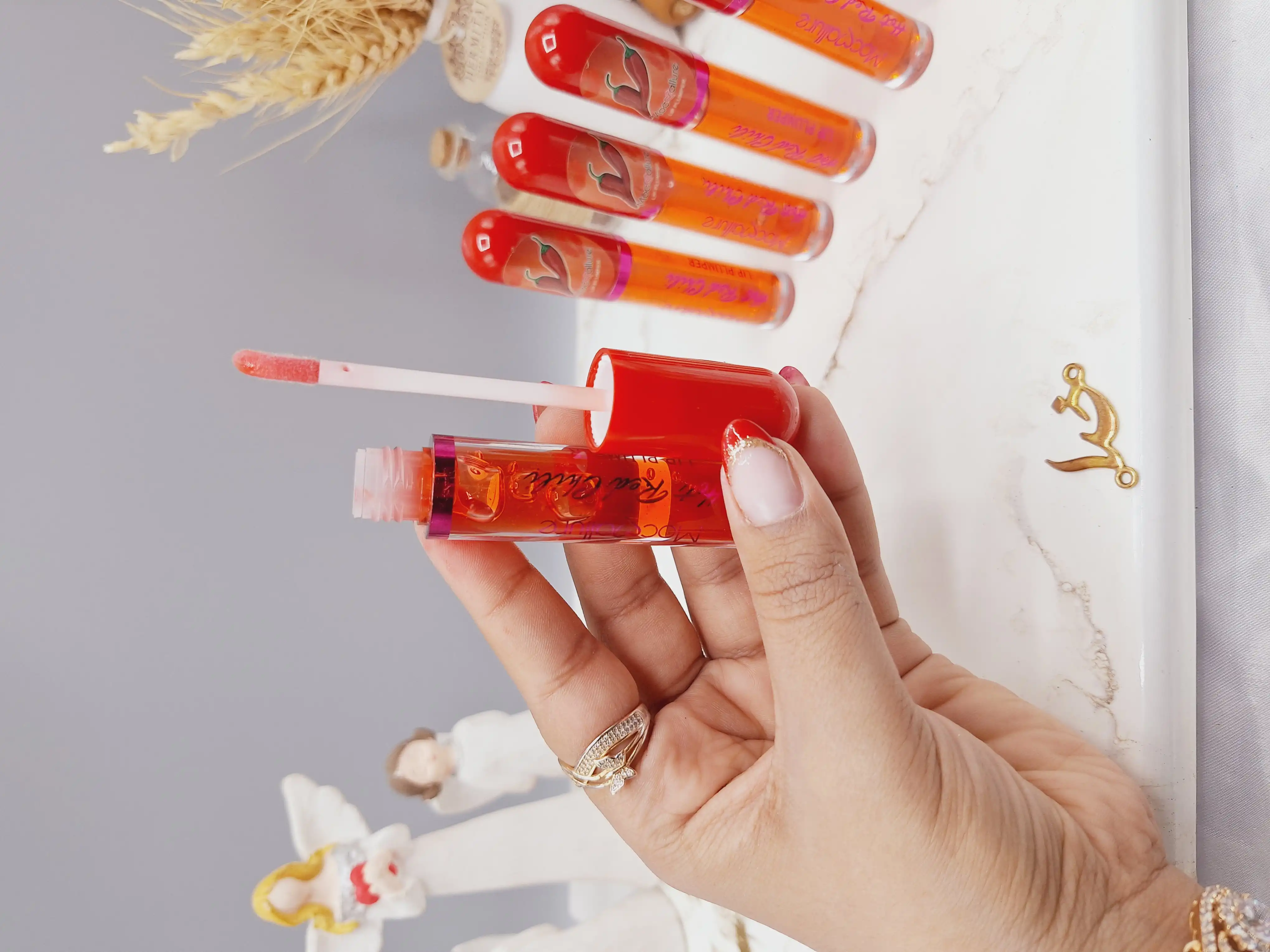 حجم دهنده لب فلفلی موکالره Mocallure کد 1052