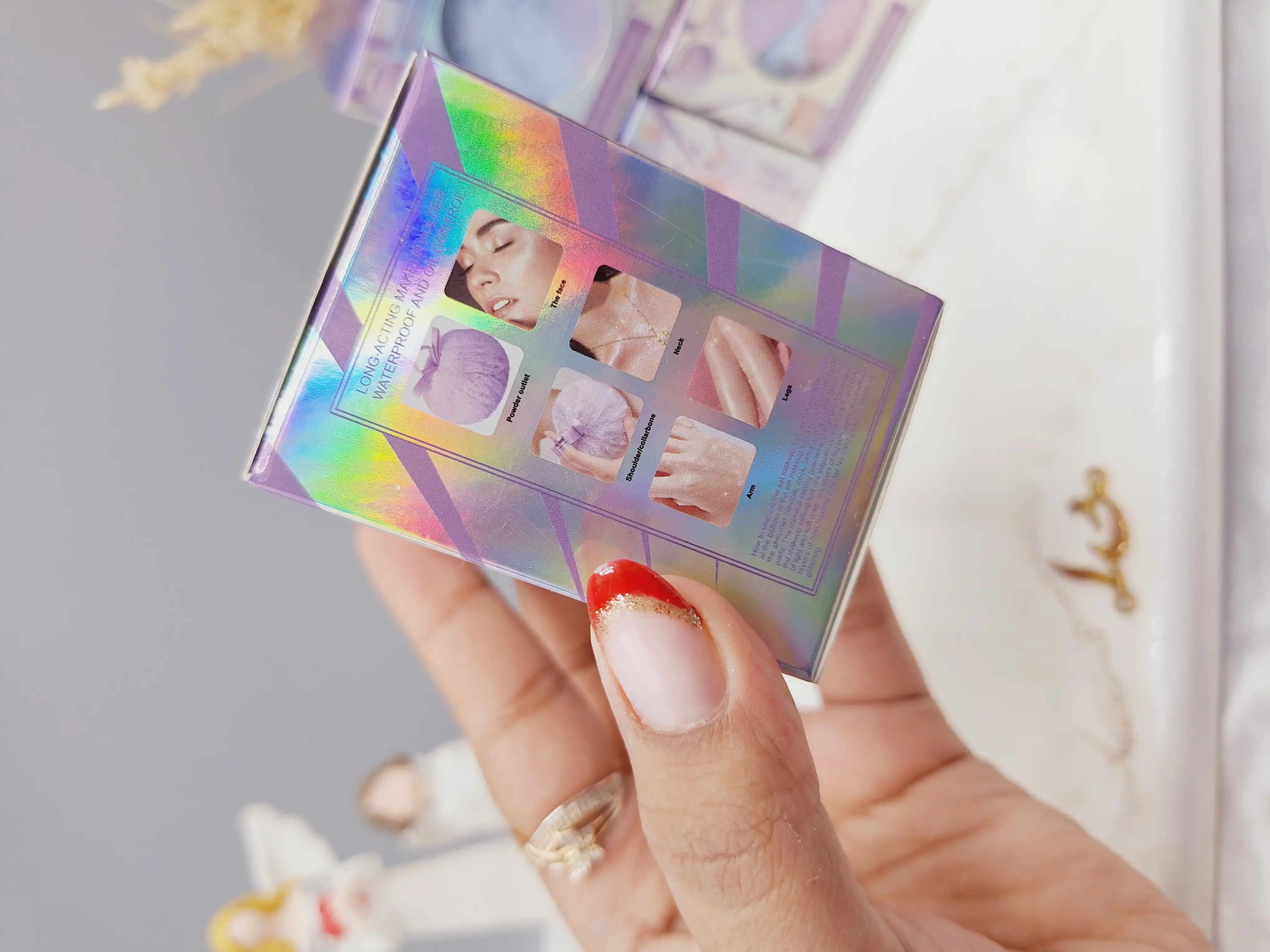 بمب هایلایتر شاین دار پنبه ای برای بدن و صورت برند ROMANTIC RAIN کد R625