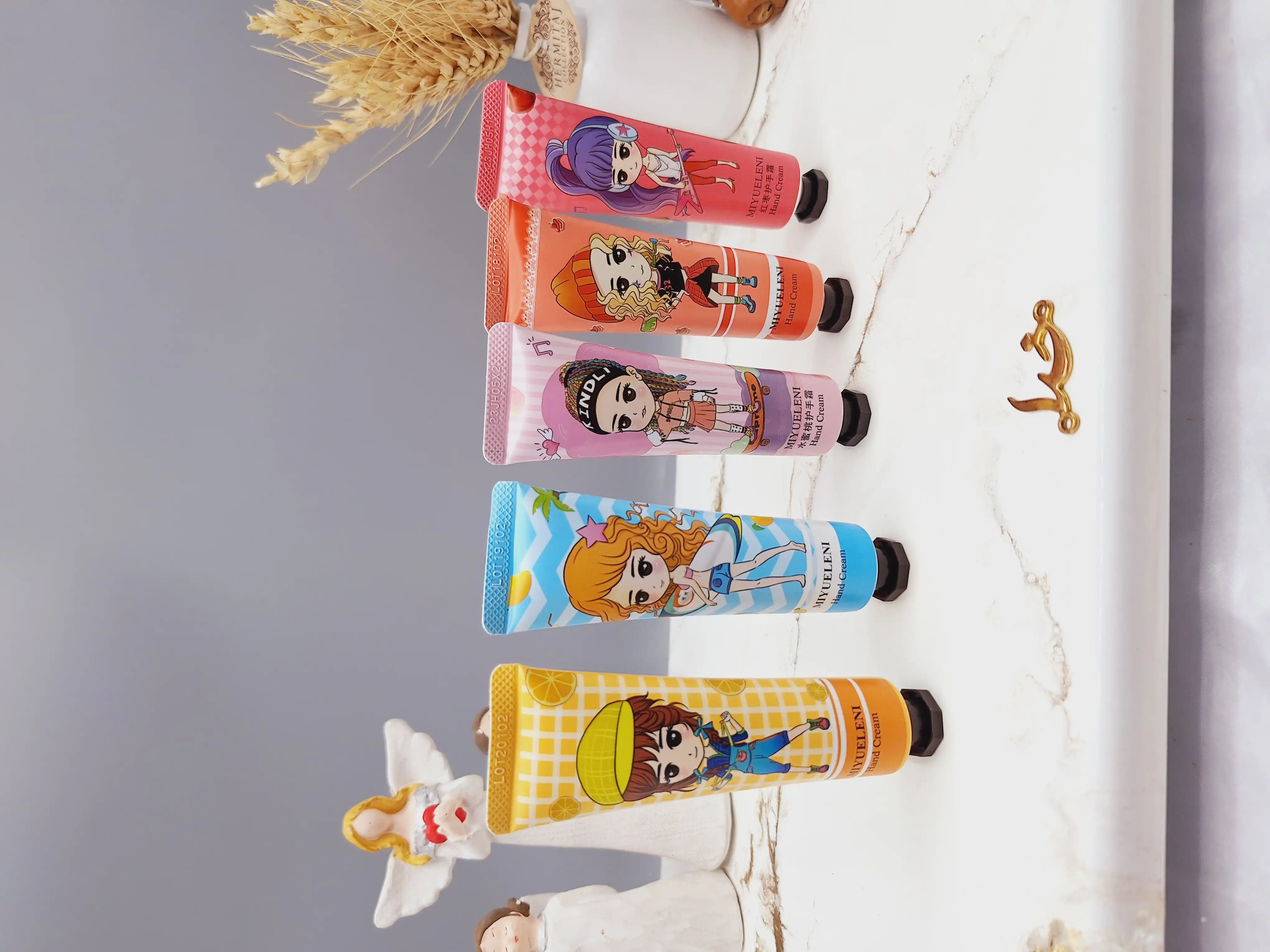 پک کرم دست دختران گوگولی ‏MIYUULENT‏