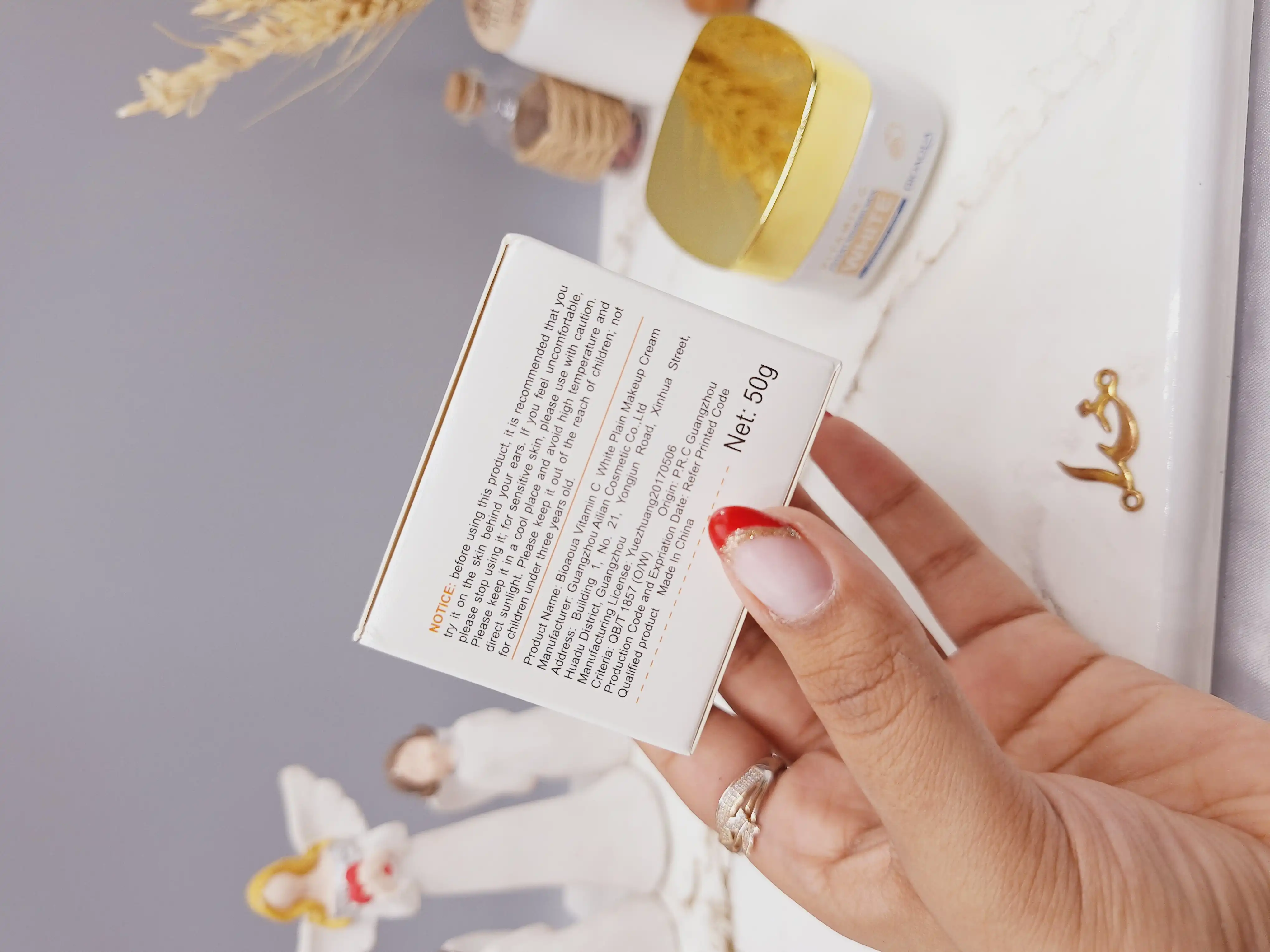 کرم روشن کننده و ضدلک ویتامین سی برند بیوآکوا BIOAQUA کد BQY 88647