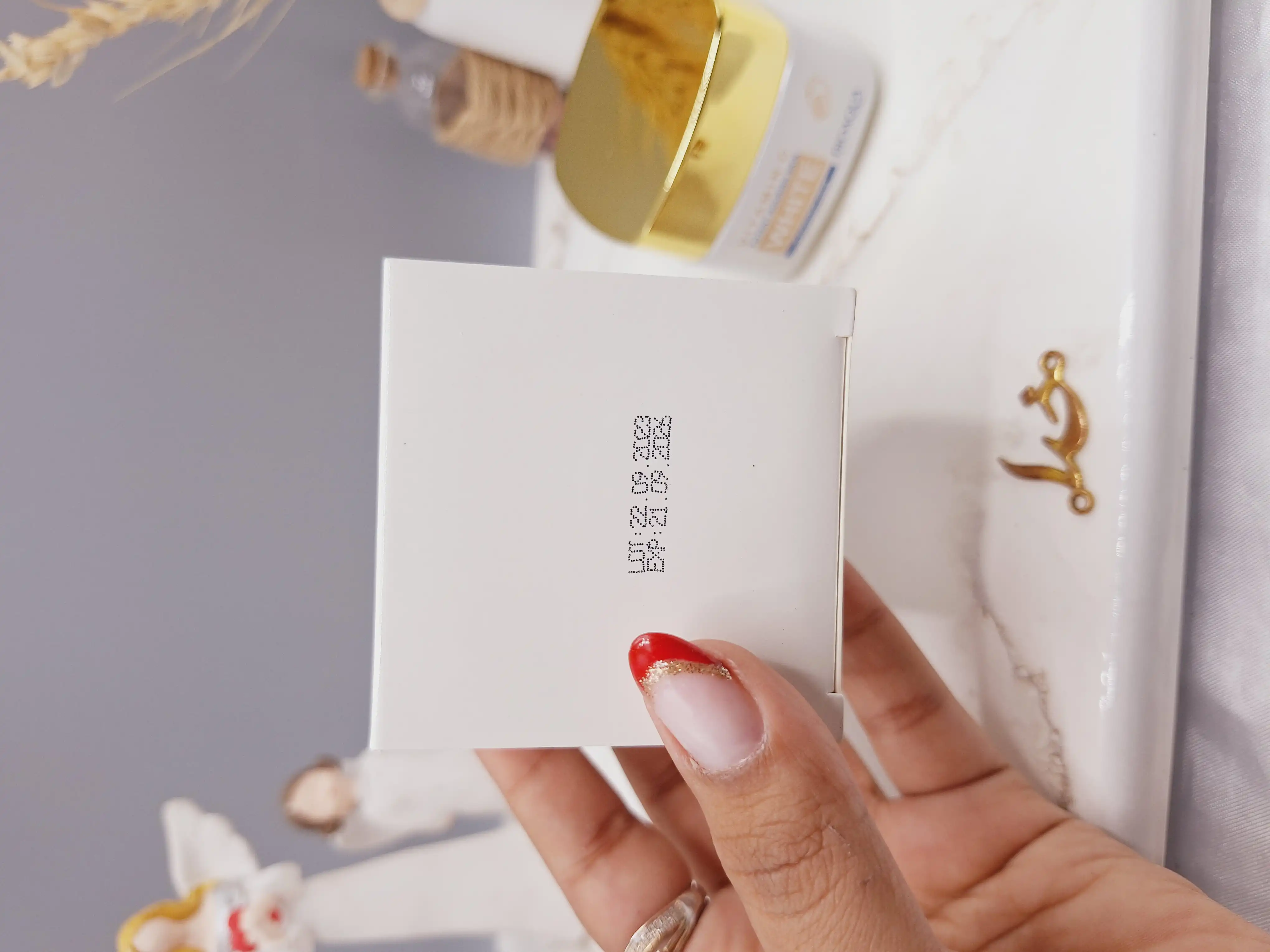 کرم روشن کننده و ضدلک ویتامین سی برند بیوآکوا BIOAQUA کد BQY 88647