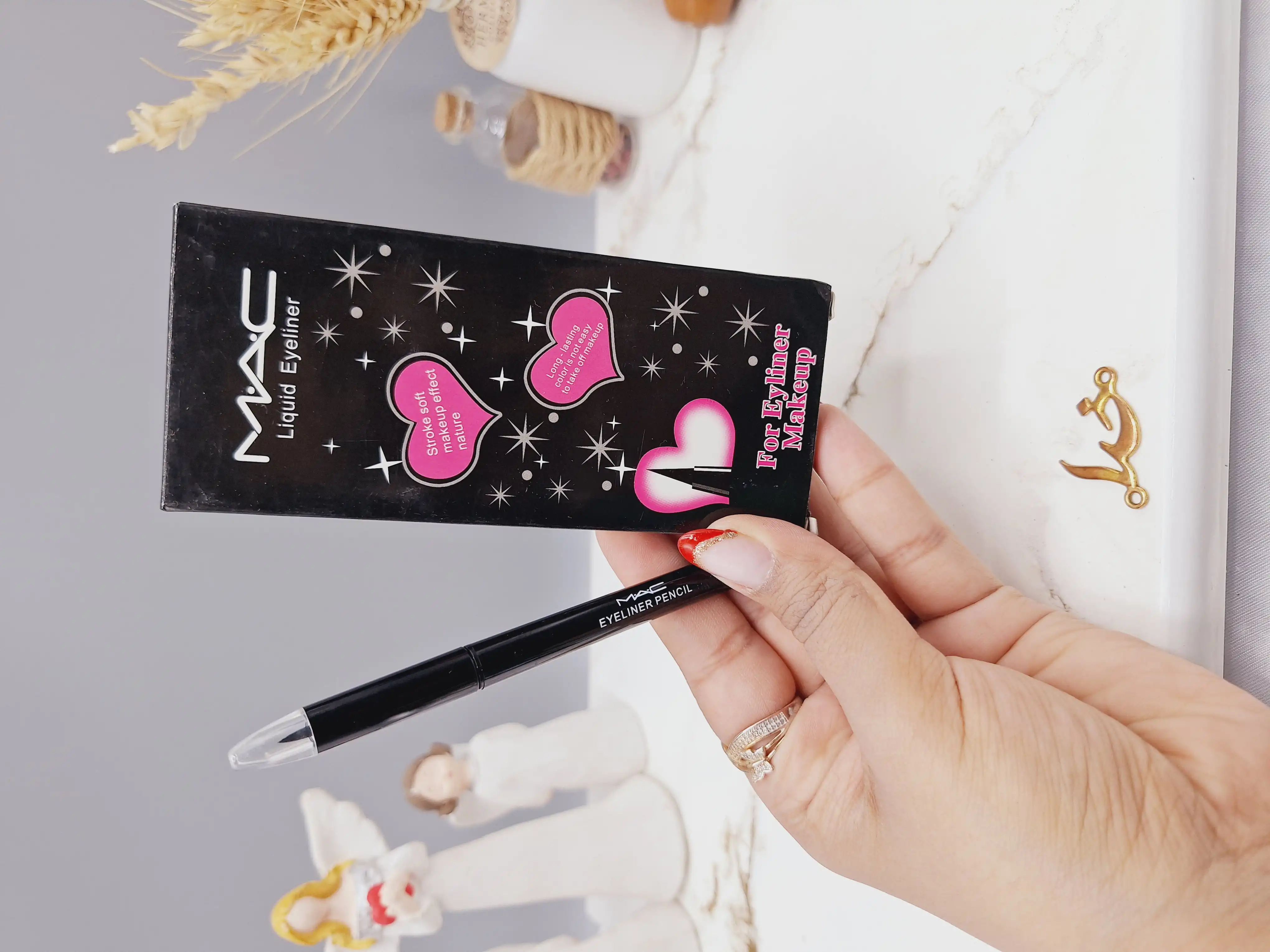 خط چشم مشکی ماژیکی مدل خودکاری