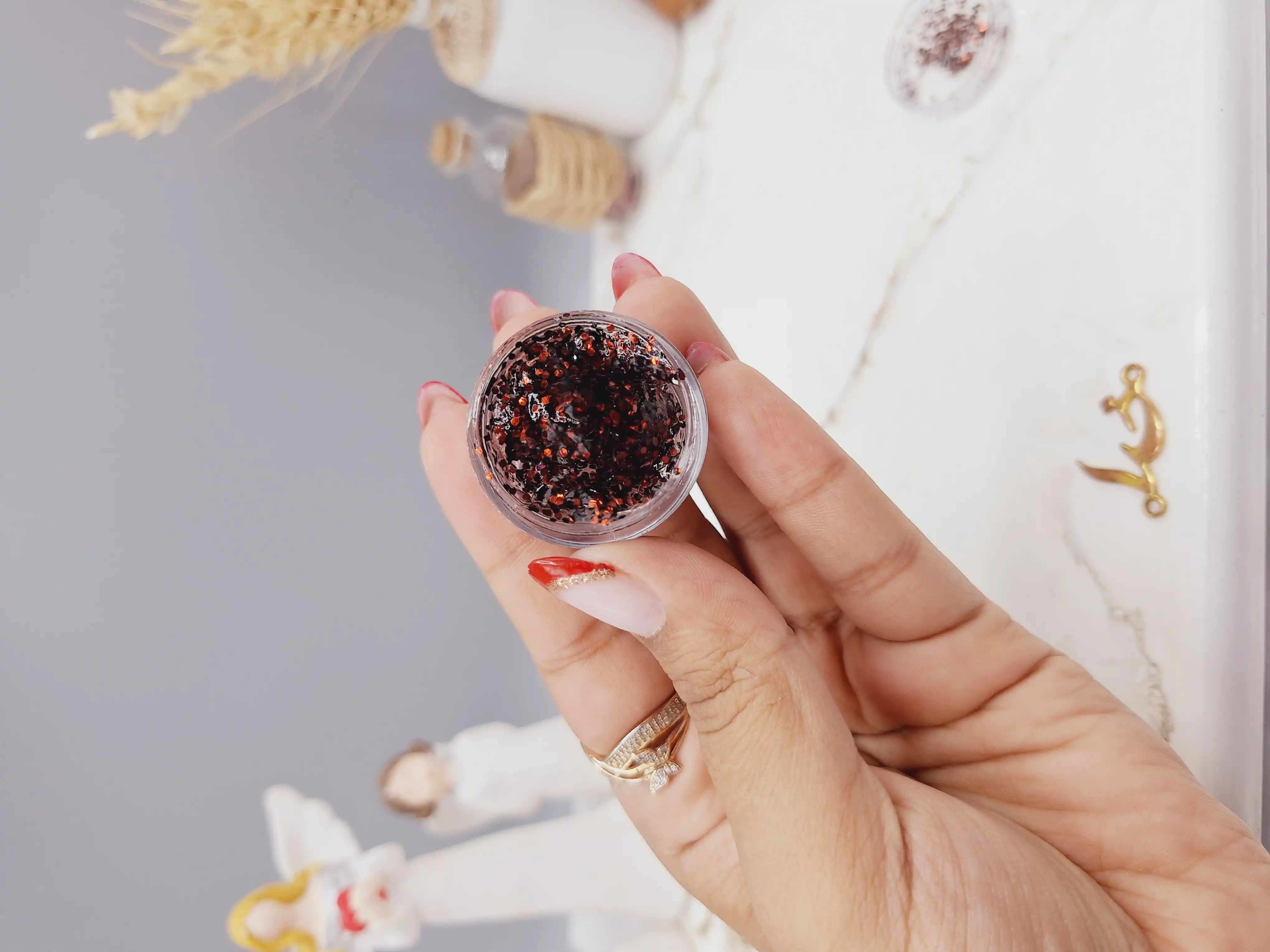 گلیتر مایع رنگ زرشکی