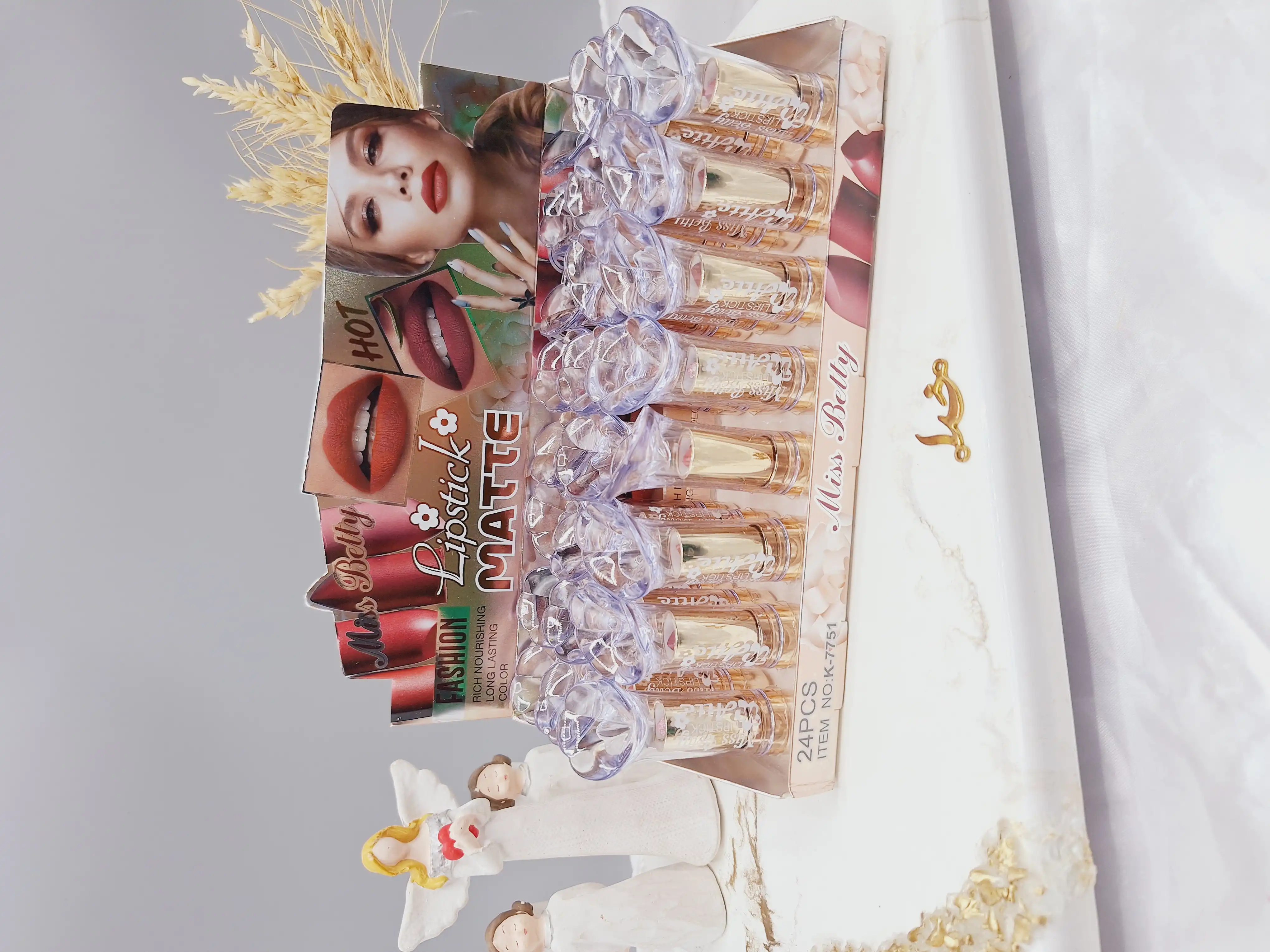 پک رژ جامد شاین دار 8 عددی طرح گل شیپوری برند میس بتی Miss Betty کد K_7751