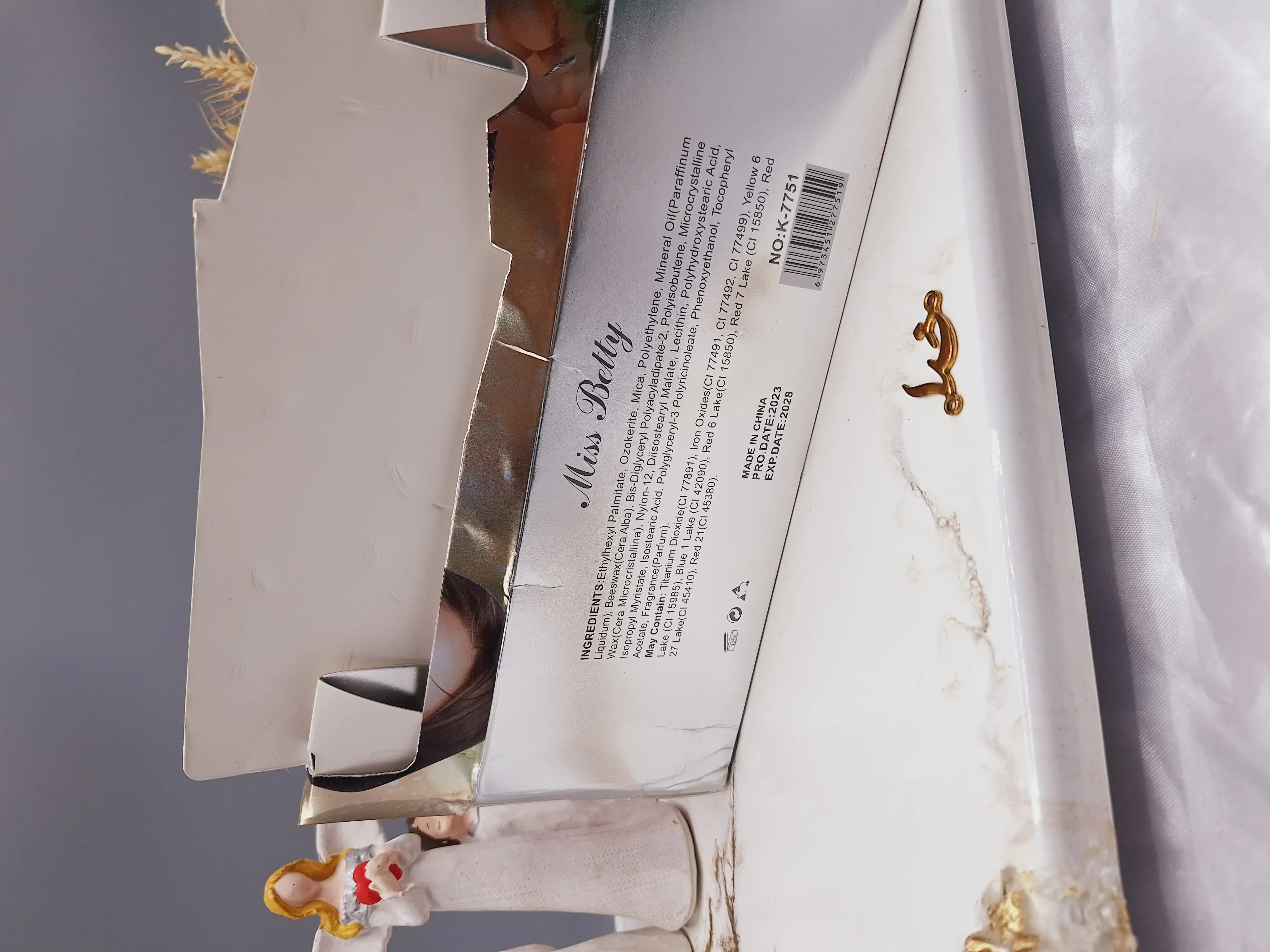 پک رژ جامد شاین دار 8 عددی طرح گل شیپوری برند میس بتی Miss Betty کد K_7751