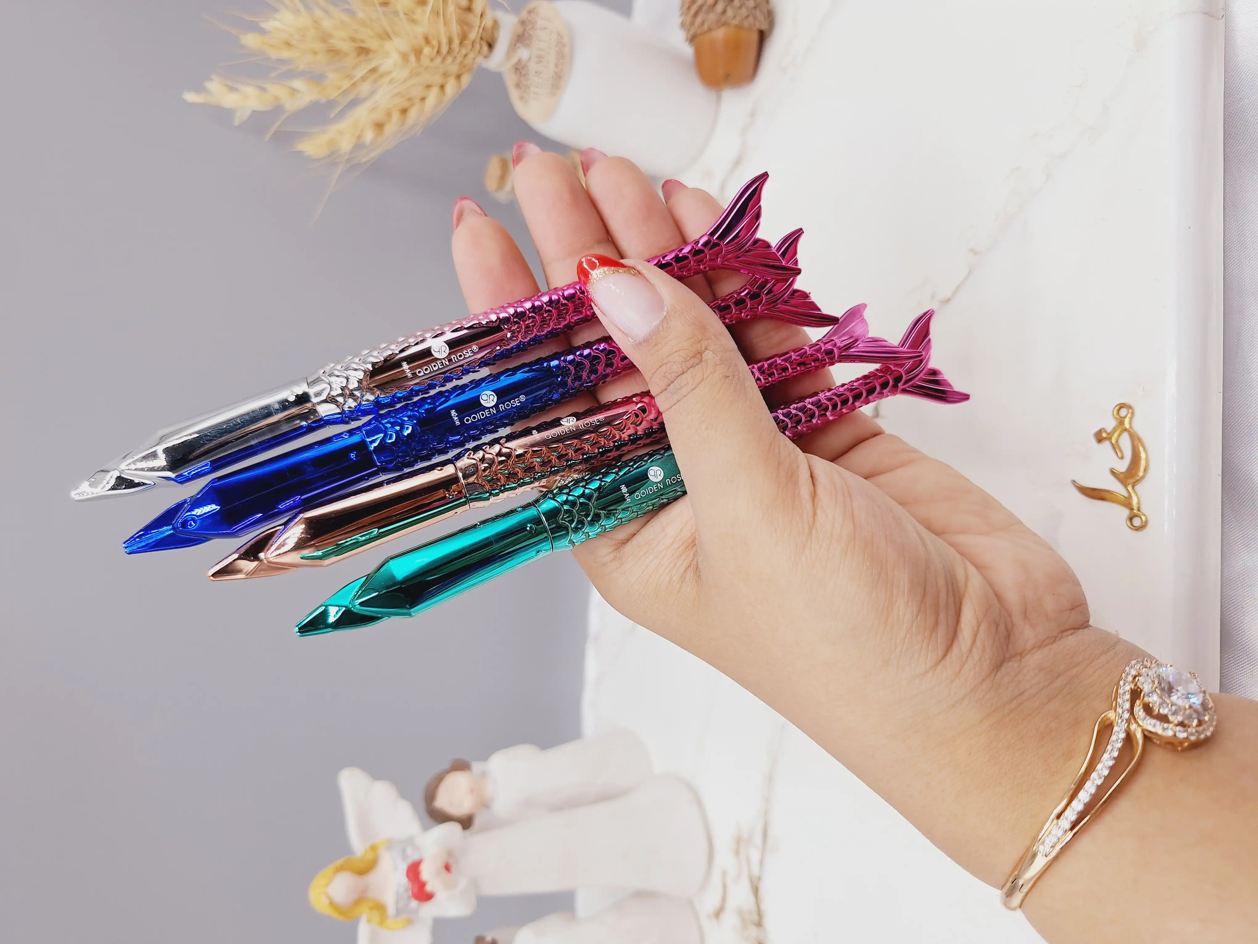 خط چشم ماژیکی طرح پری دریایی برند QOIDEN ROSE کد A141