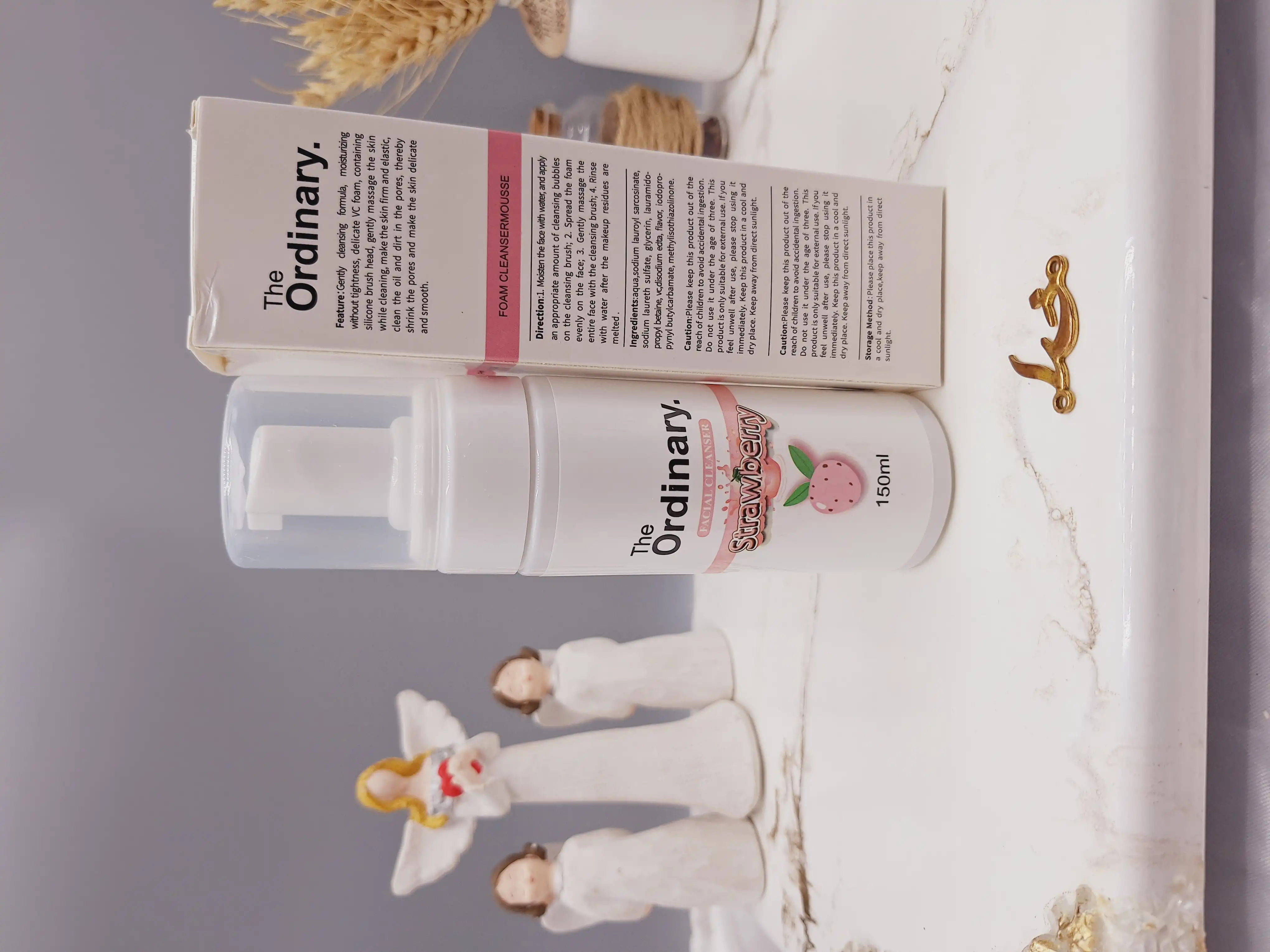 فوم شستشو صورت با عصاره توت فرنگی برند اوردینری ordinary کد 2225