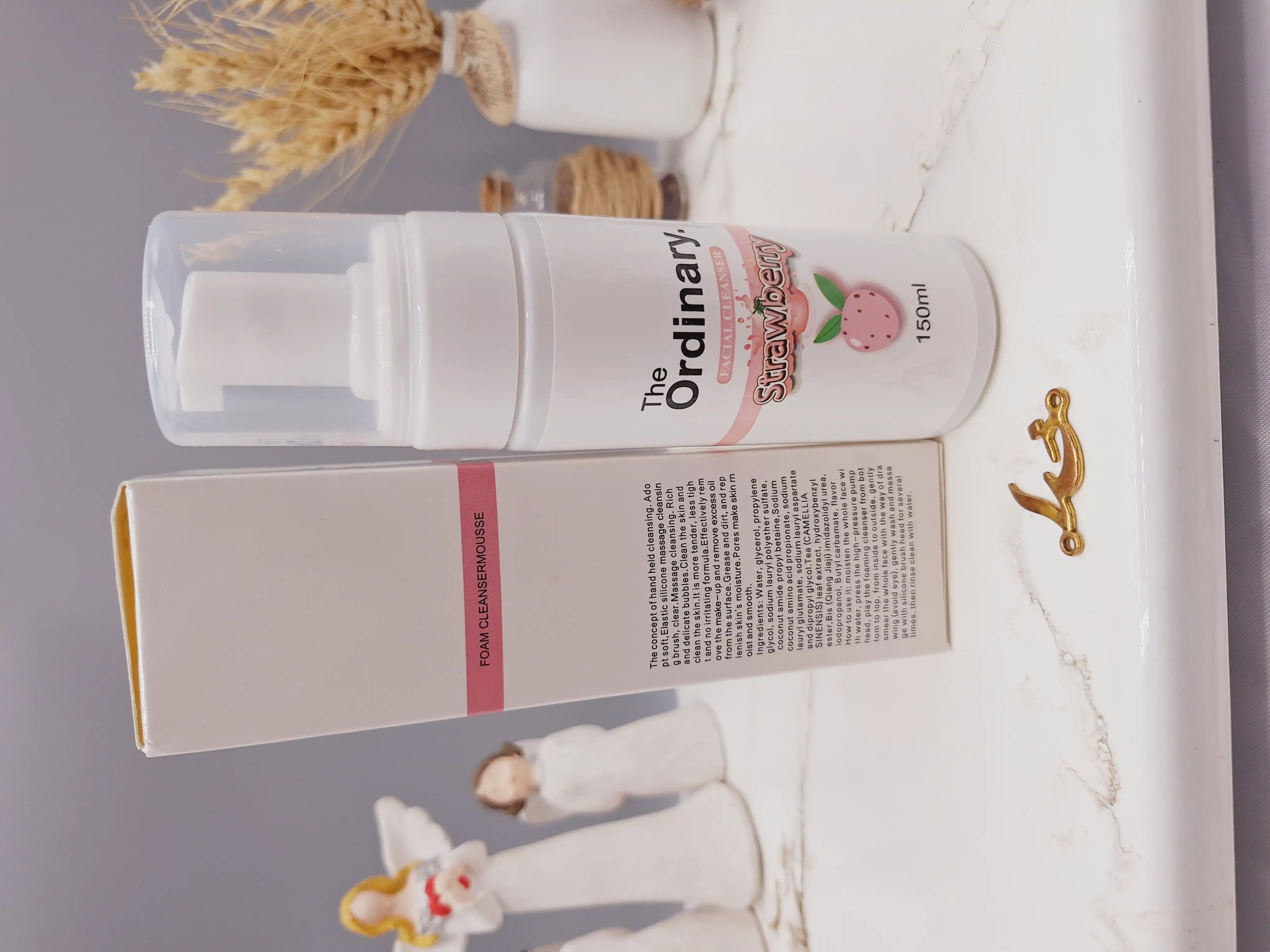 فوم شستشو صورت با عصاره توت فرنگی برند اوردینری ordinary کد 2225