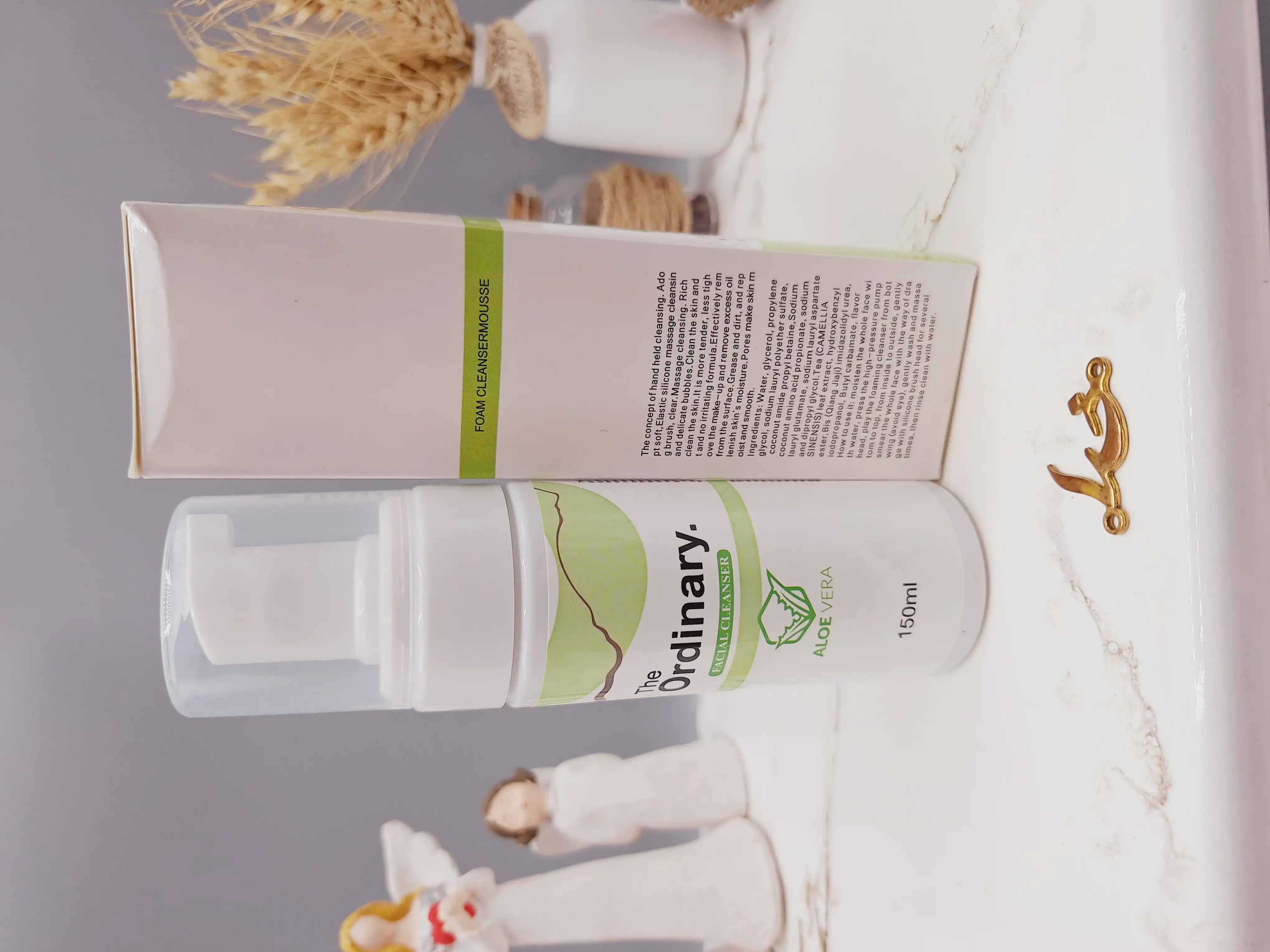 فوم شستشو صورت با عصاره آلوئه ورا برند اوردینری ordinary کد 2201