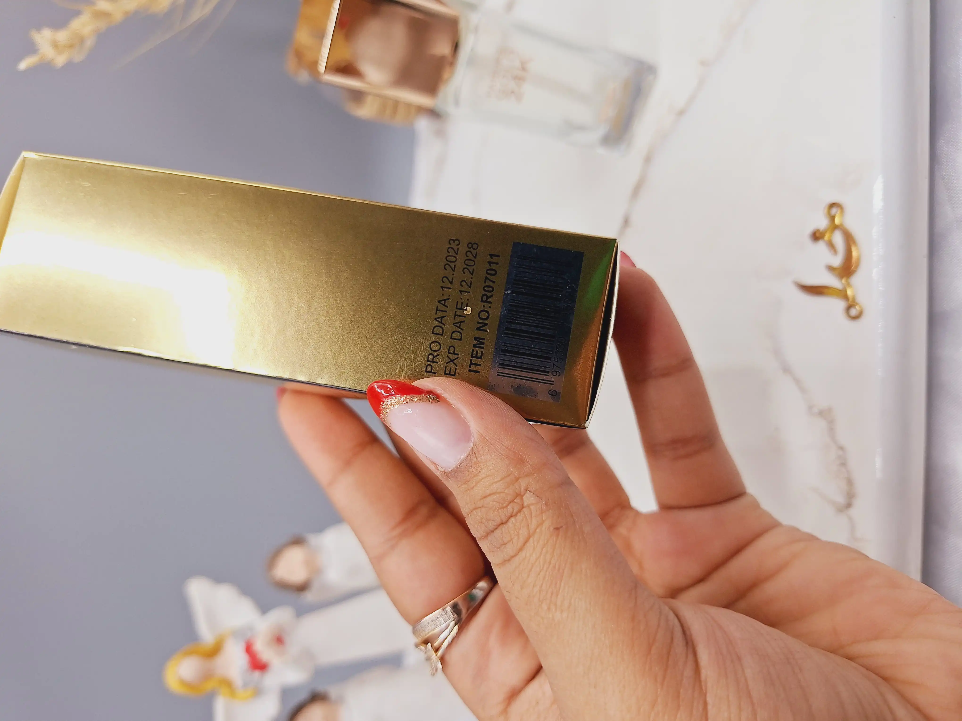 پرایمر آرایشی حاوی ذرات طلا برند RBORY کد R07011 (اصلی)