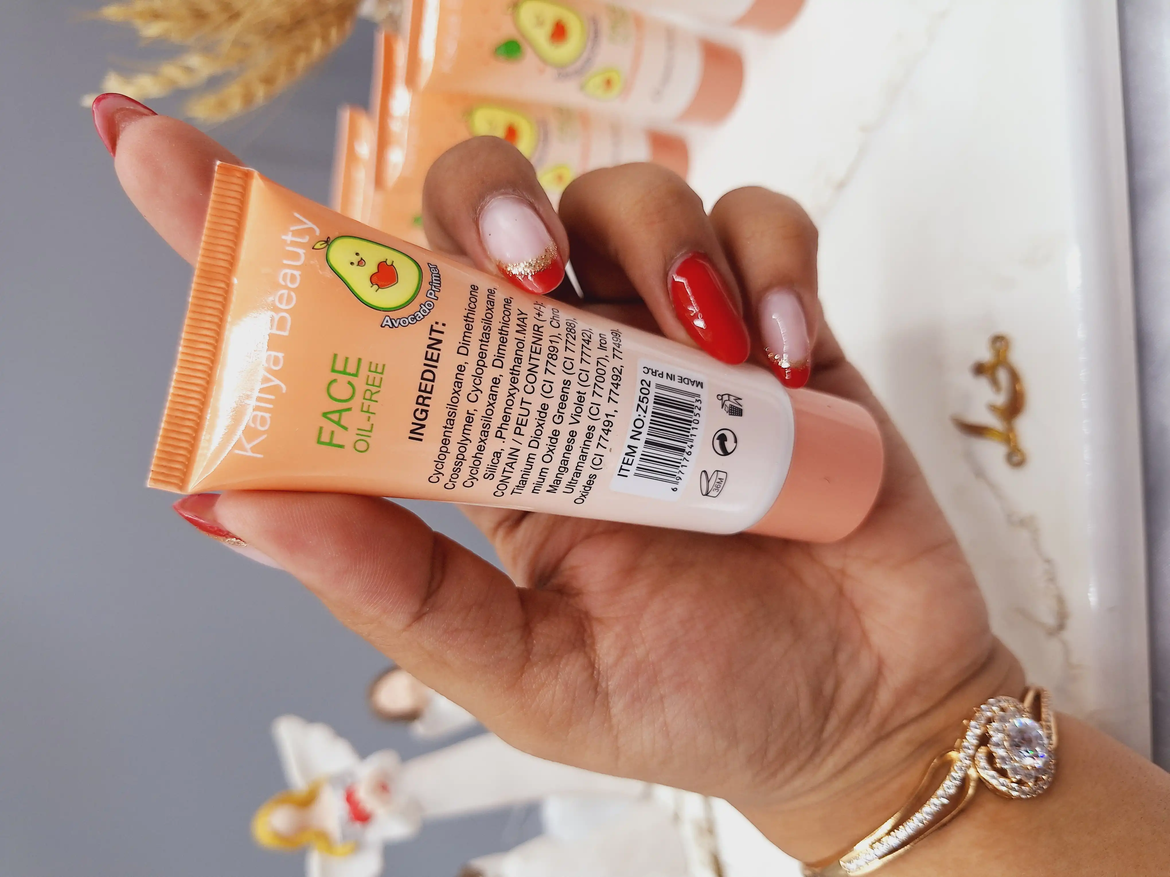 پرایمر آرایشی صاف کننده و مرطوب کننده با عصاره آواکادو برند کالیا بیوتی Kalia Beauty کد Z502