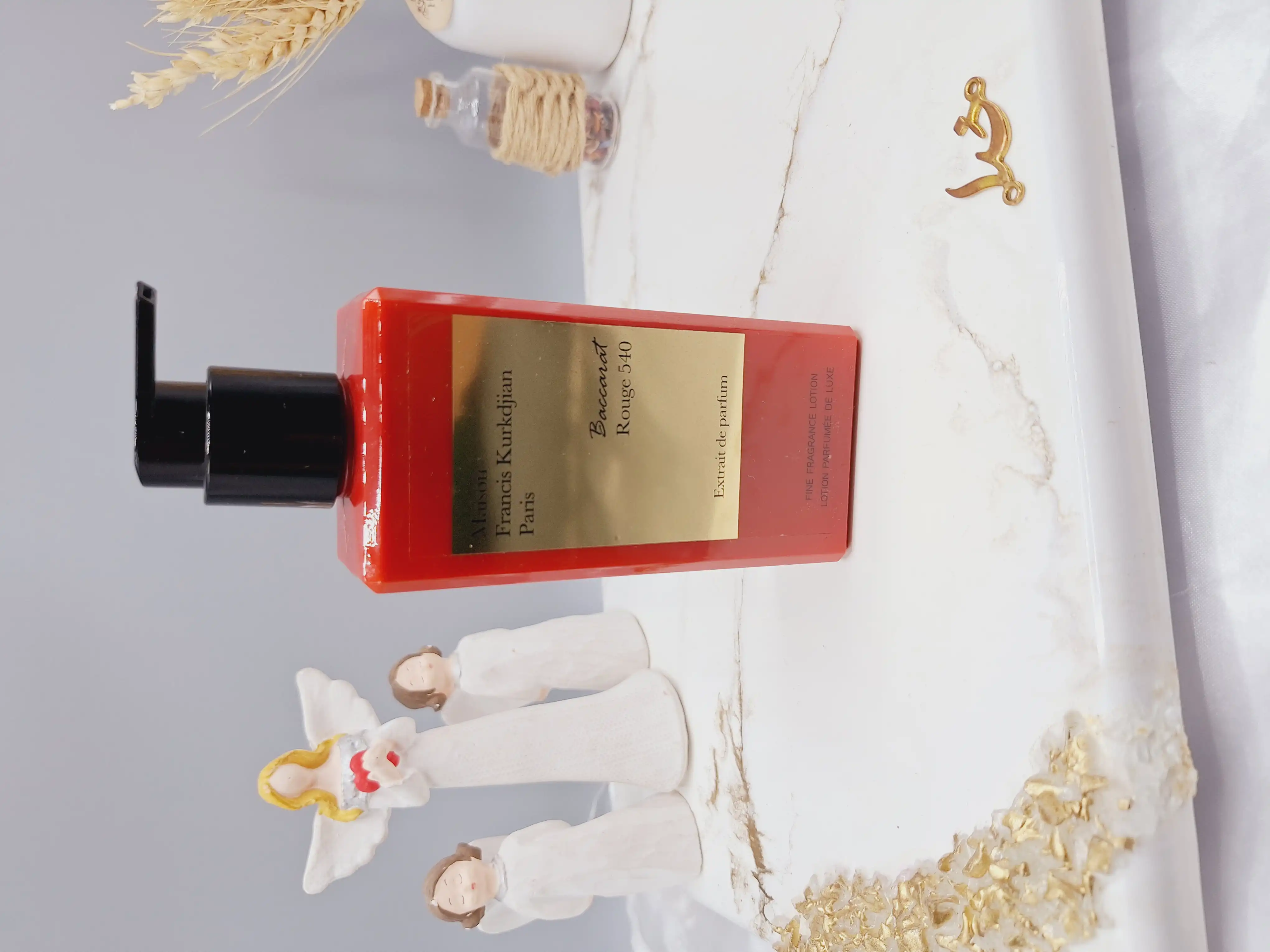 لوسیون بدن عطری Francis Kurkdjian