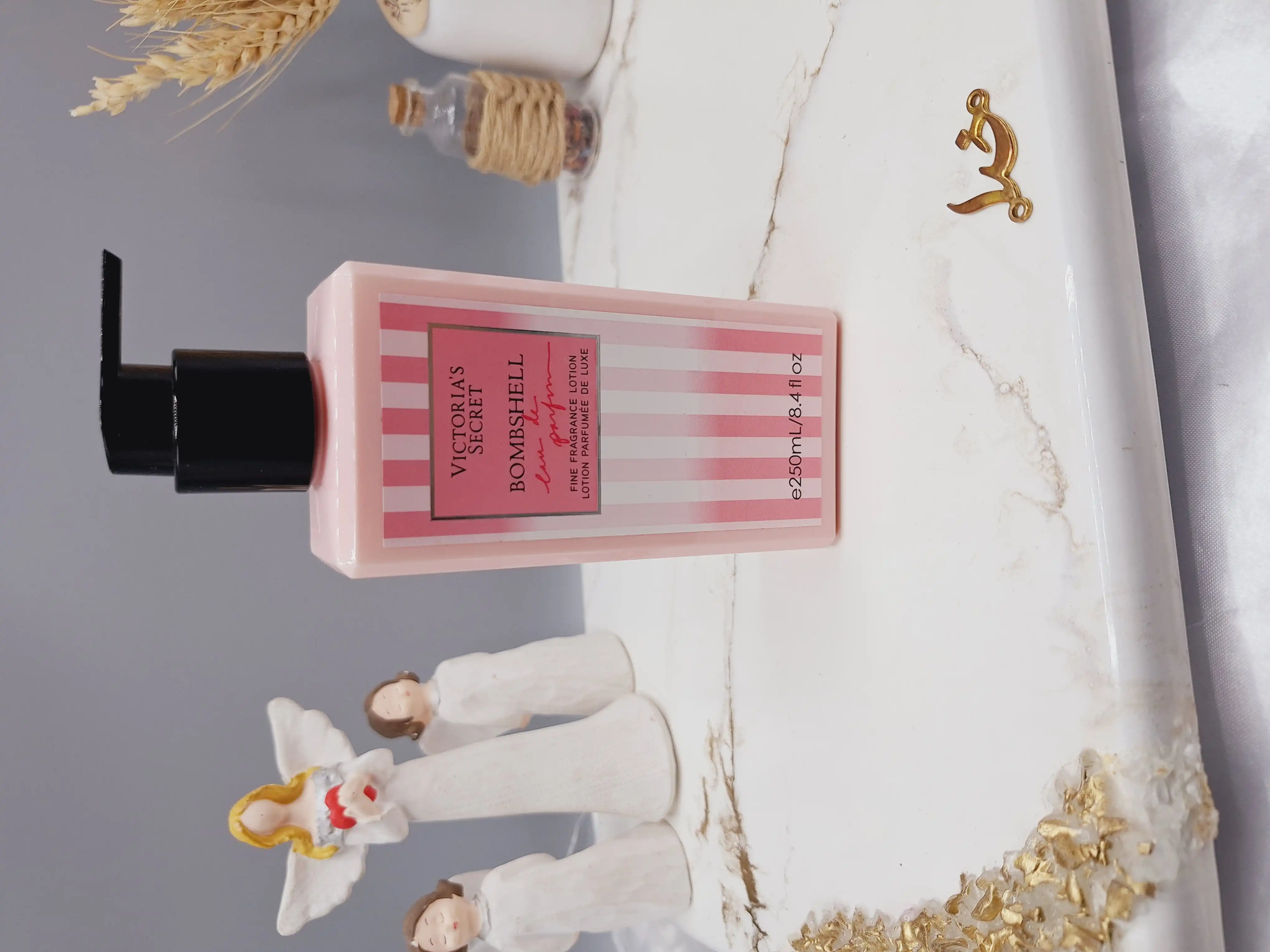 لوسیون بدن عطری برند ویکتوریا سکرت BOMBSHELL
