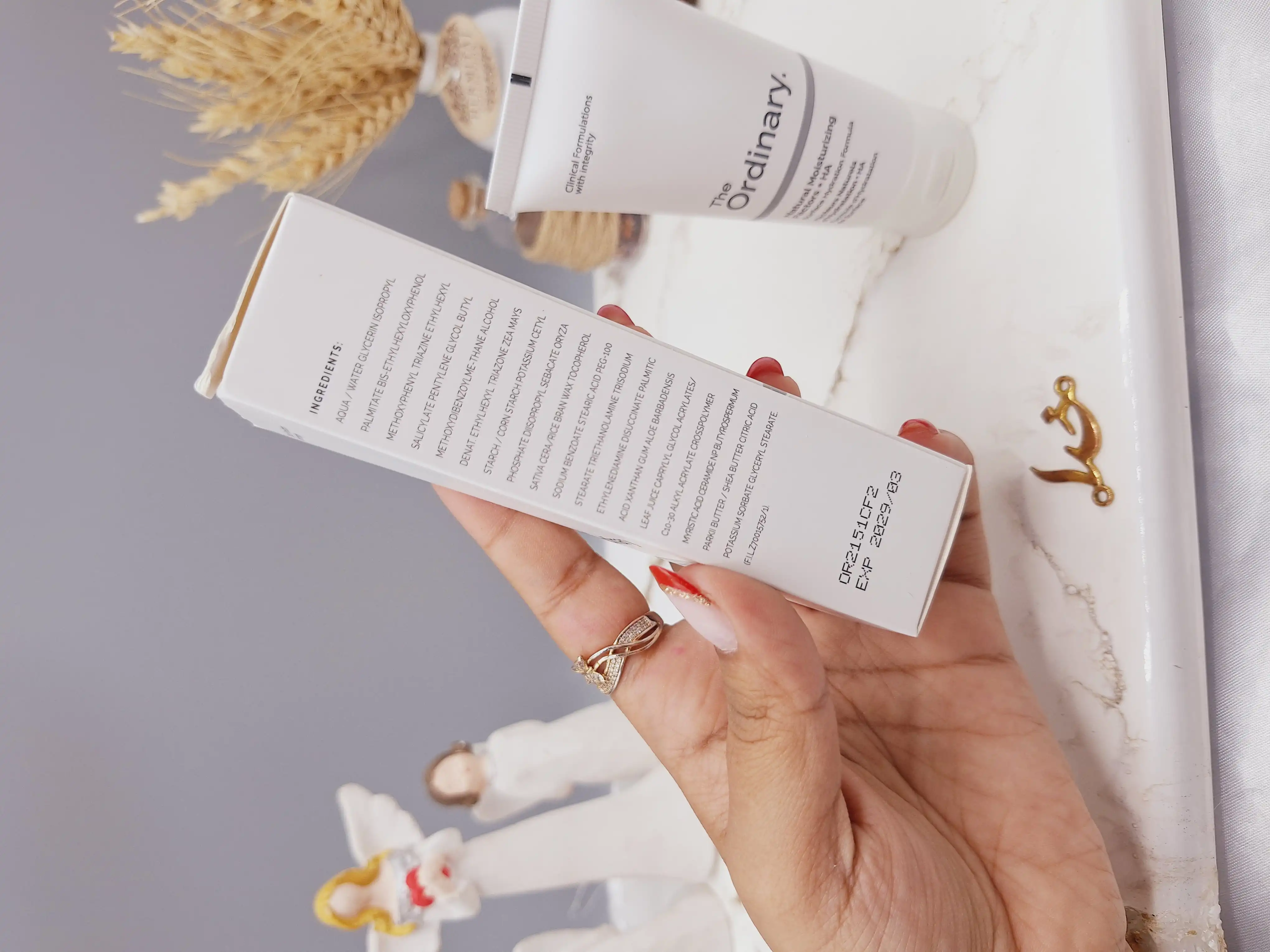 کرم مرطوب کننده و آبرسان برند اوردینری ordinary کد 8543