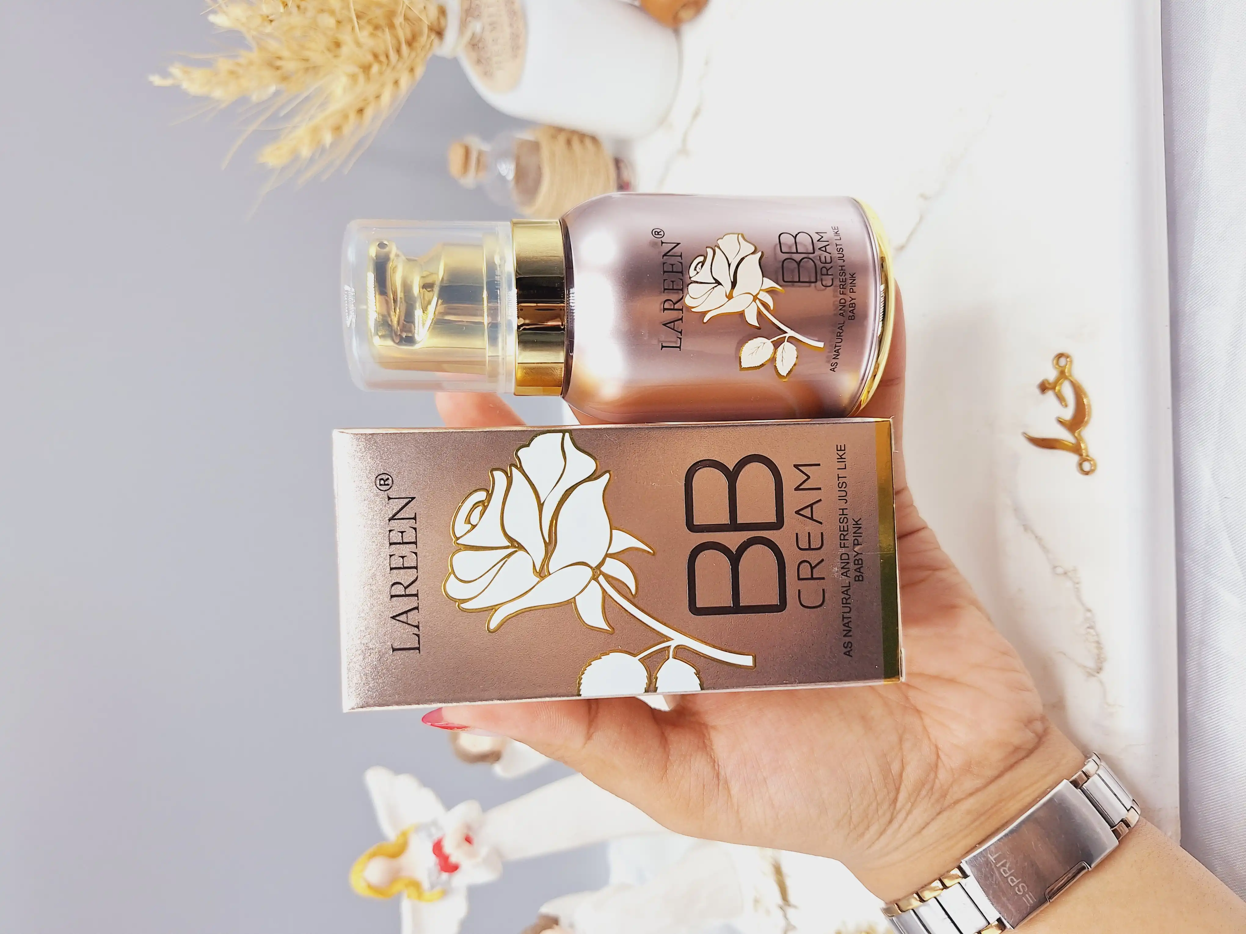 کرم پودر ضدآب مات و طبیعی همراه با کلاژن برند لارین LAREEN کد 1007