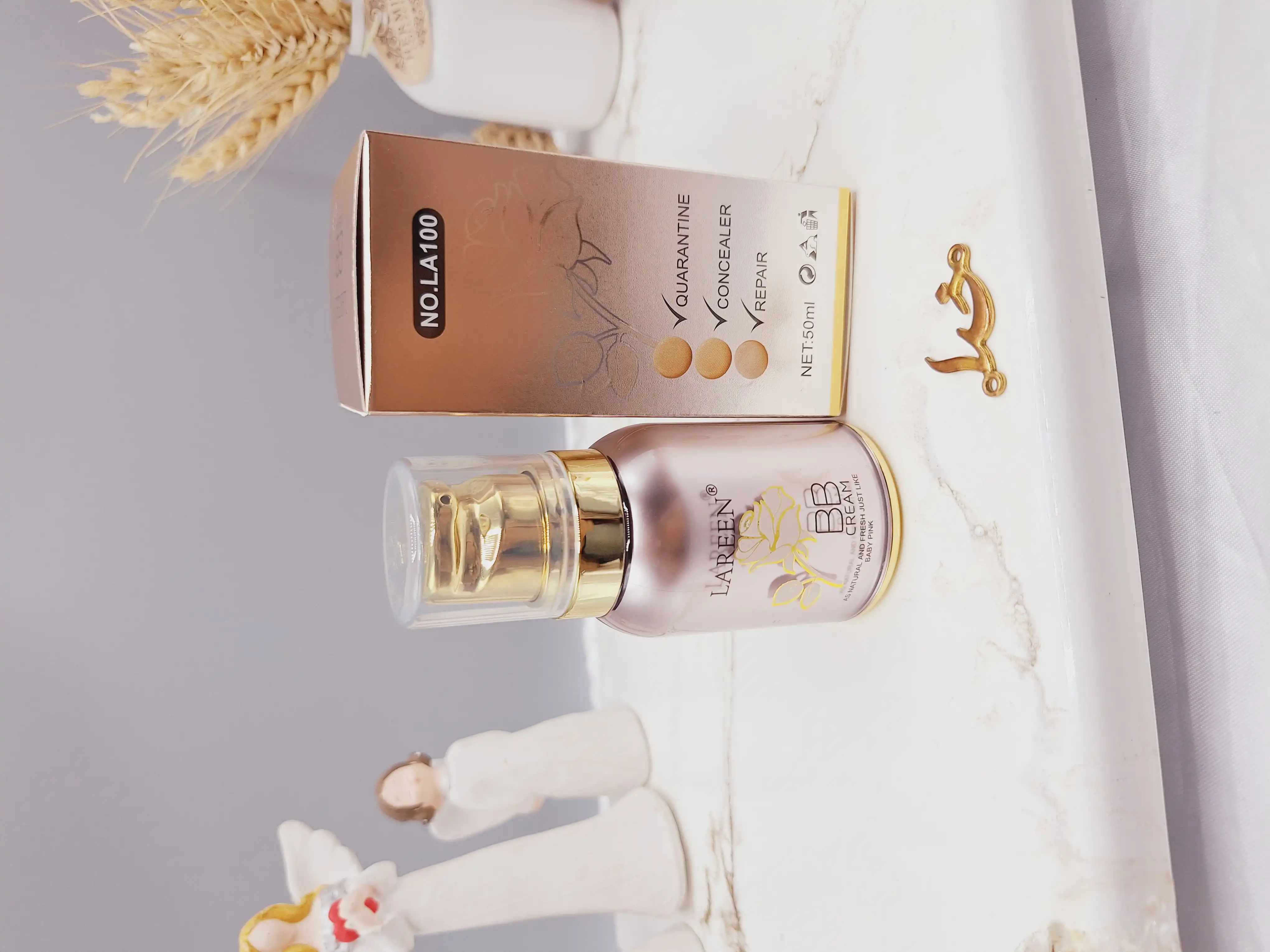 کرم پودر ضدآب مات و طبیعی همراه با کلاژن برند لارین LAREEN کد 1007