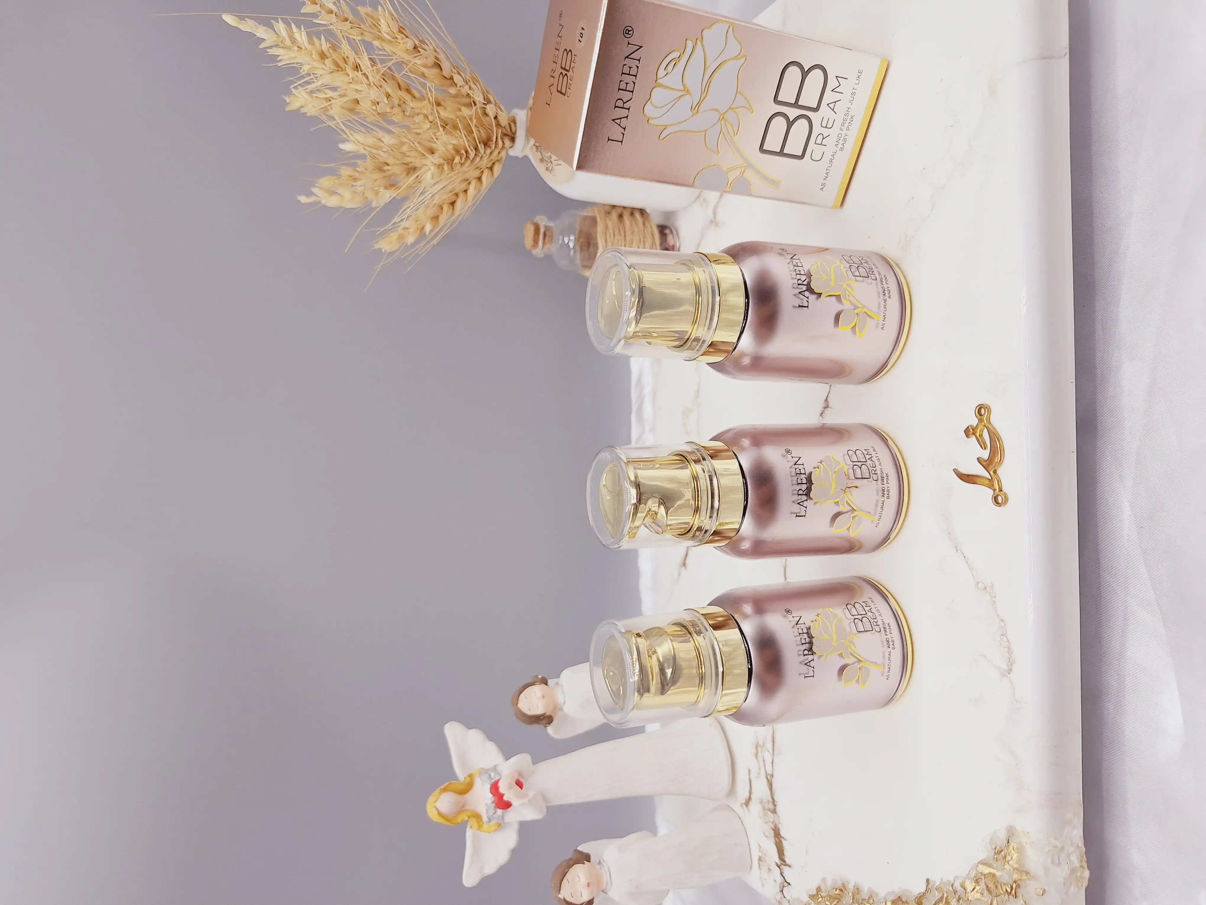 کرم پودر ضدآب مات و طبیعی همراه با کلاژن برند لارین LAREEN کد 1007