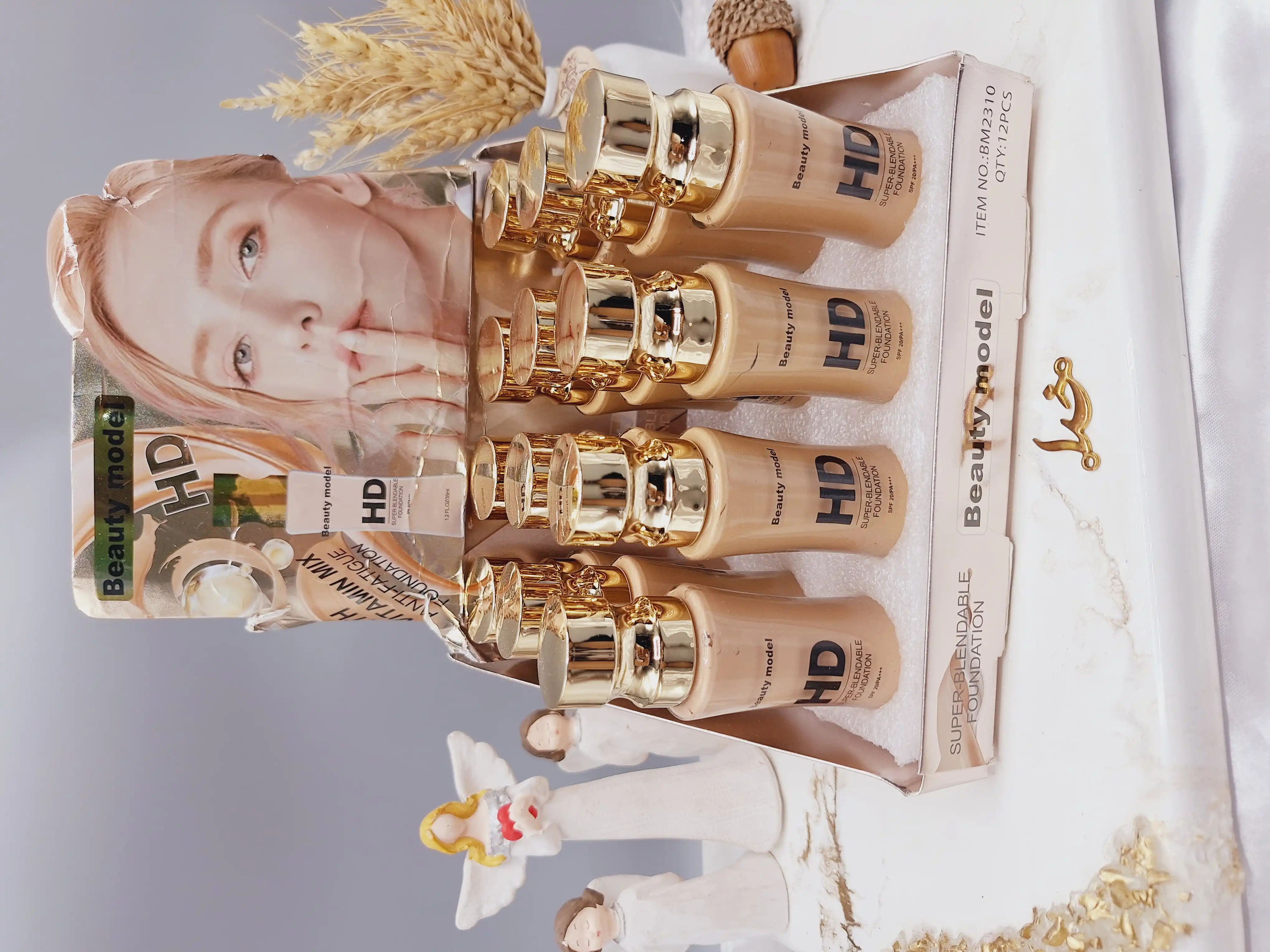 کرم پودر شیشه ای بیوتی مدل دارای  آنتی اکسیدان HD درب طلایی کد BM2310