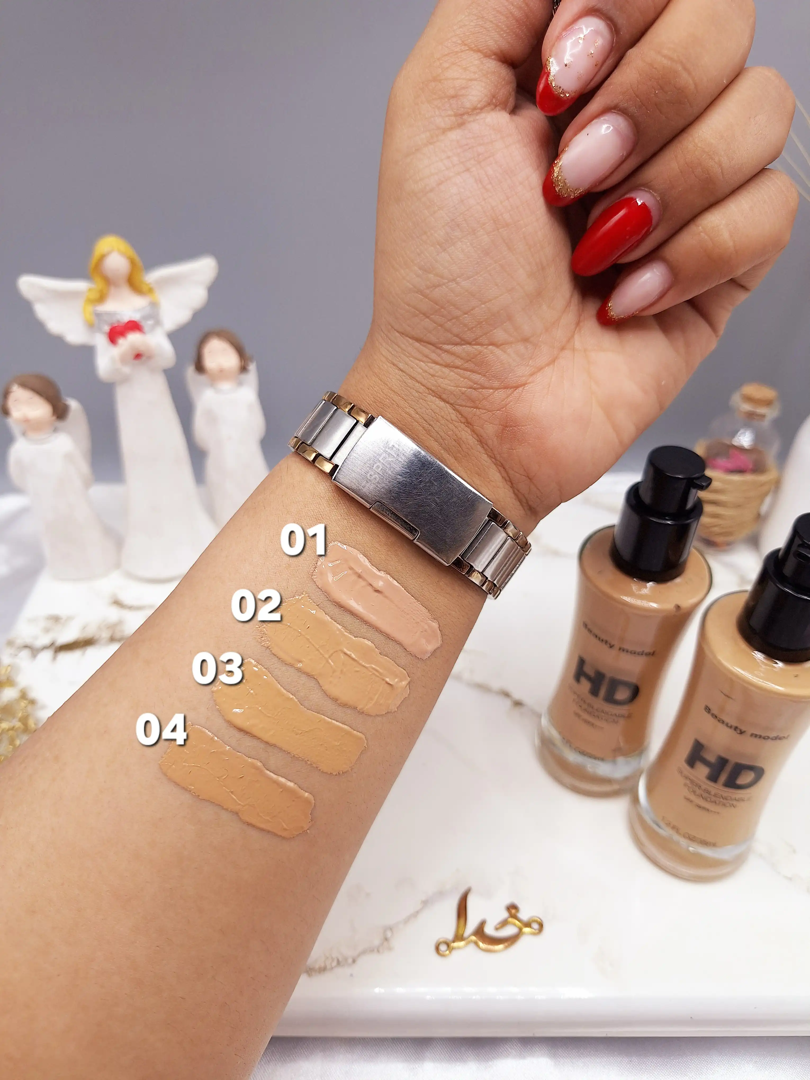 کرم پودر شیشه ای بیوتی مدل دارای  آنتی اکسیدان HD درب طلایی کد BM2310