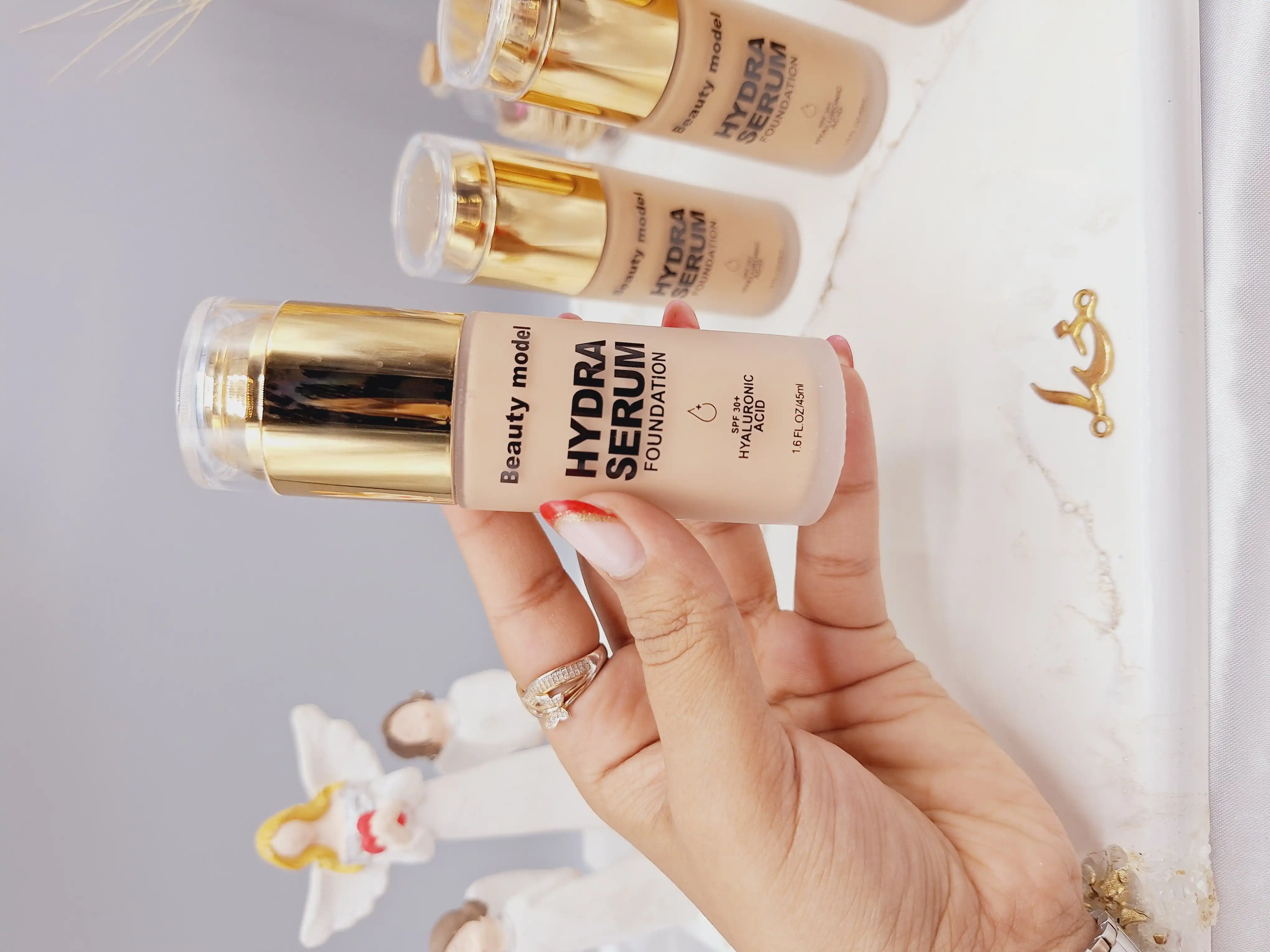 کرم پودر دارای فونداسیون مات برند Beauty model کد BM2318