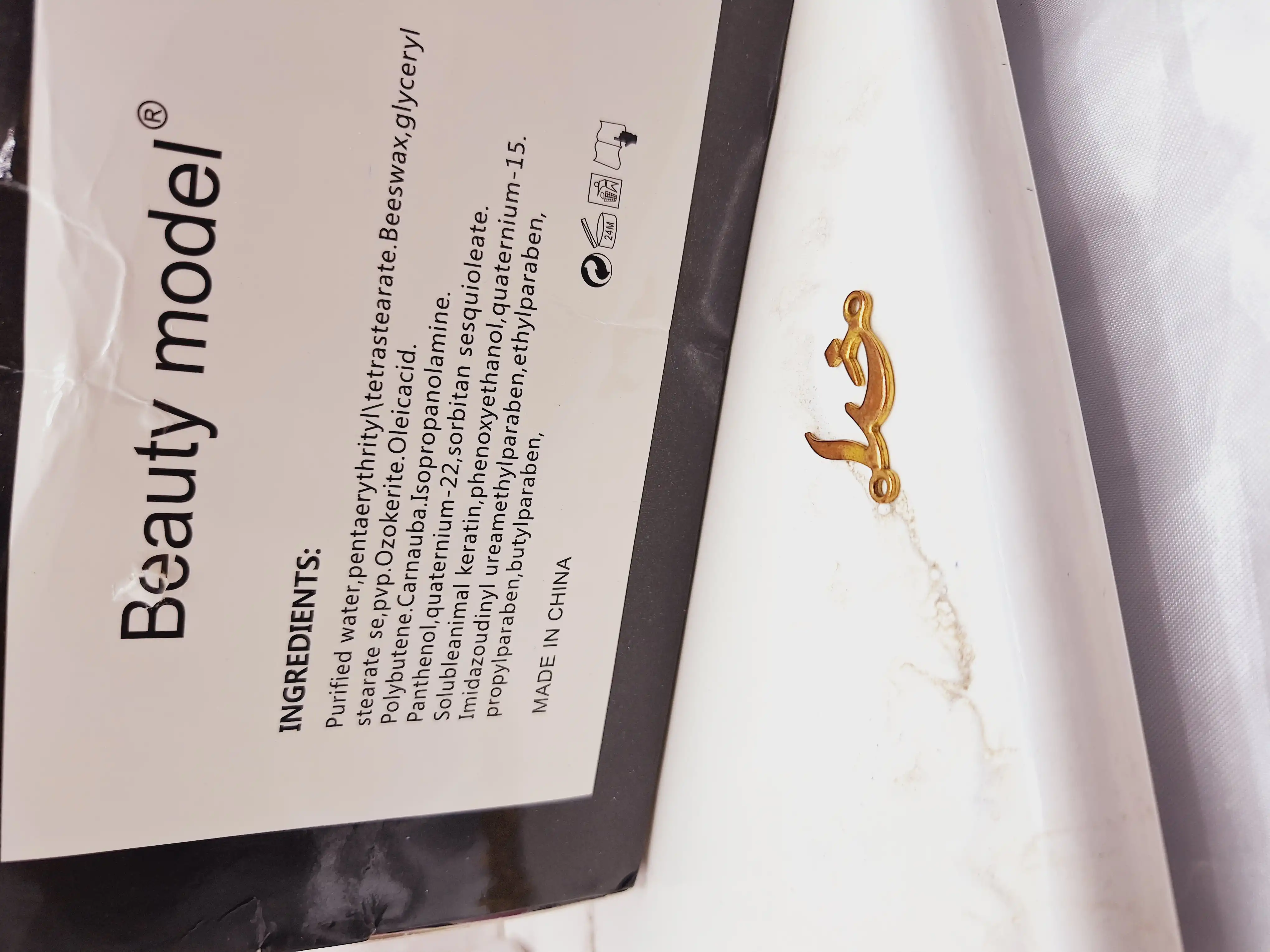 خط چشم مویی طرح پوکه استوانه ای برند Beauty model کد E4037