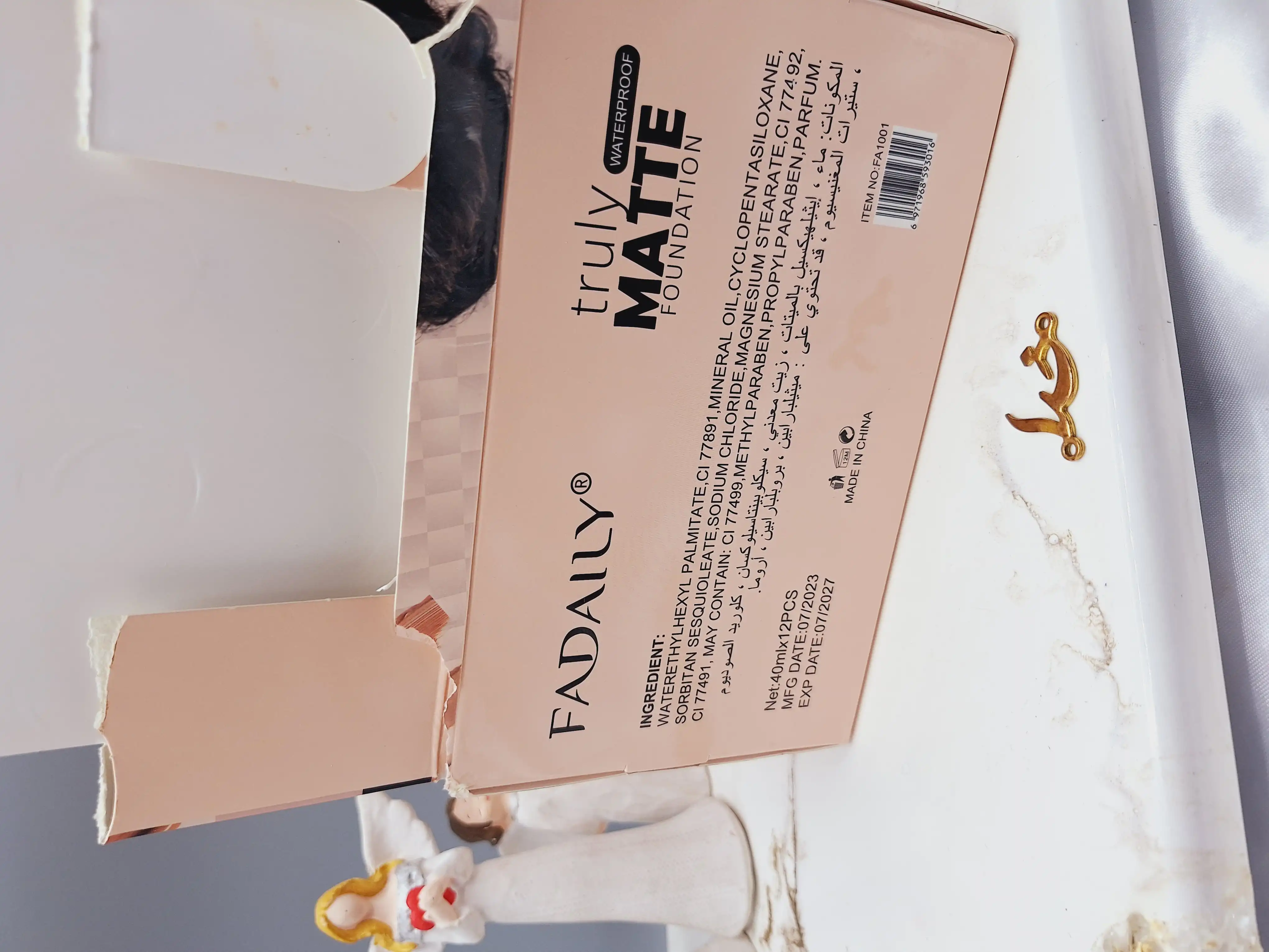 کرم پودر مات MATTE برند FADAILY کد FA1001 درب طلایی