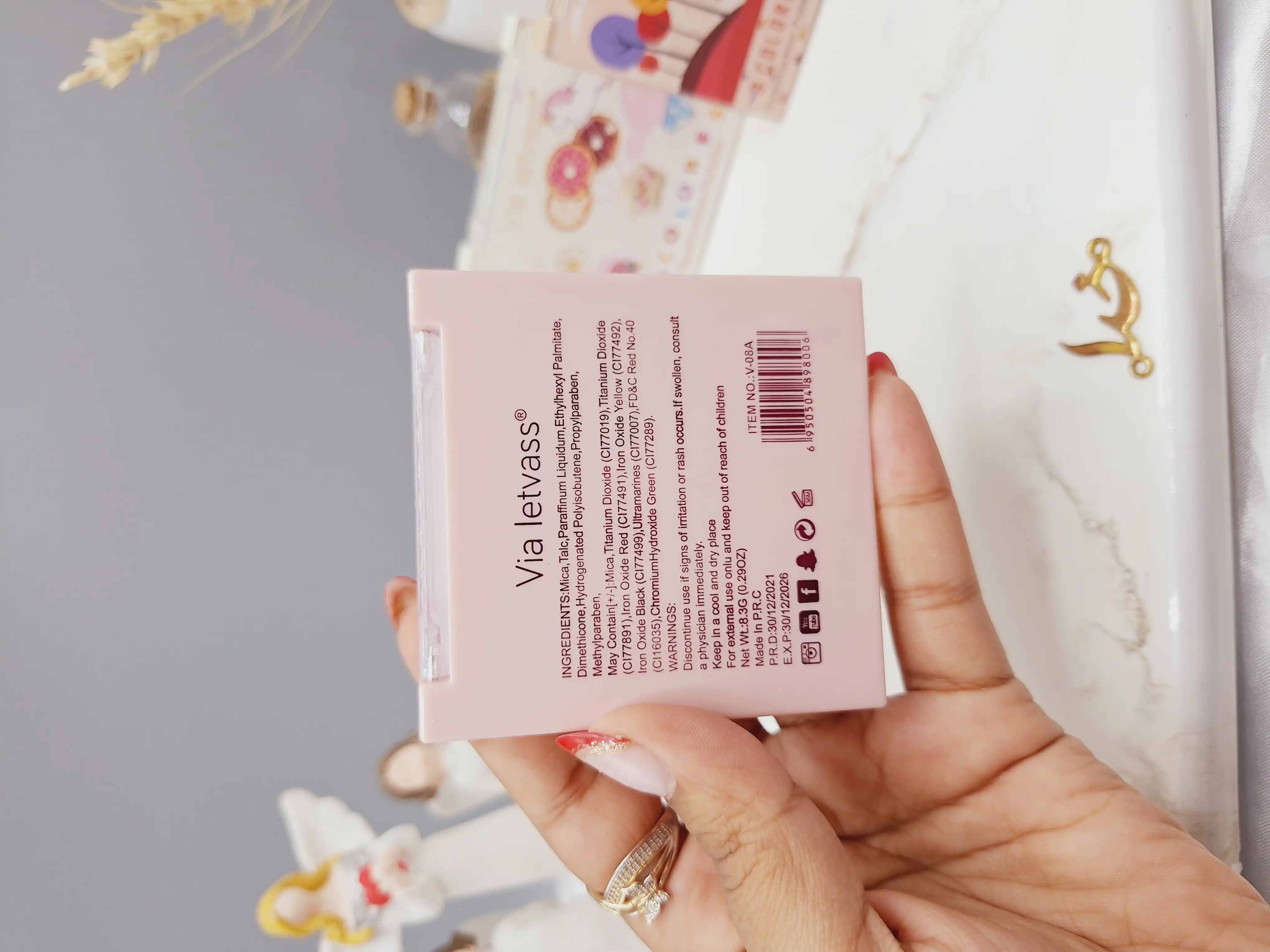 پالت رنگی تابستانه 9 رنگ طرح فانتزی شکلاتی برند Via letvass کد V_08A