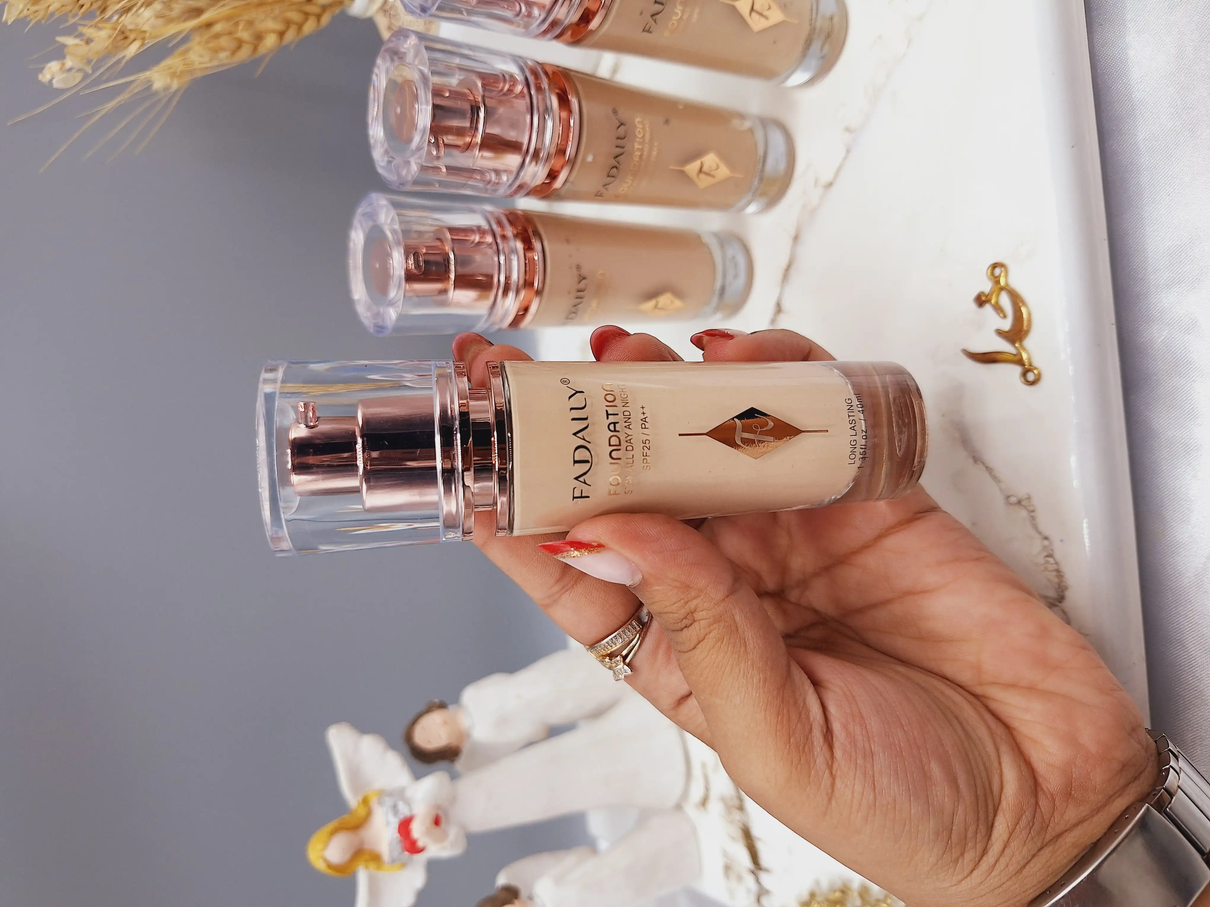 کرم پودر روزانه برند FADAILY درب شیشه کد FA1009