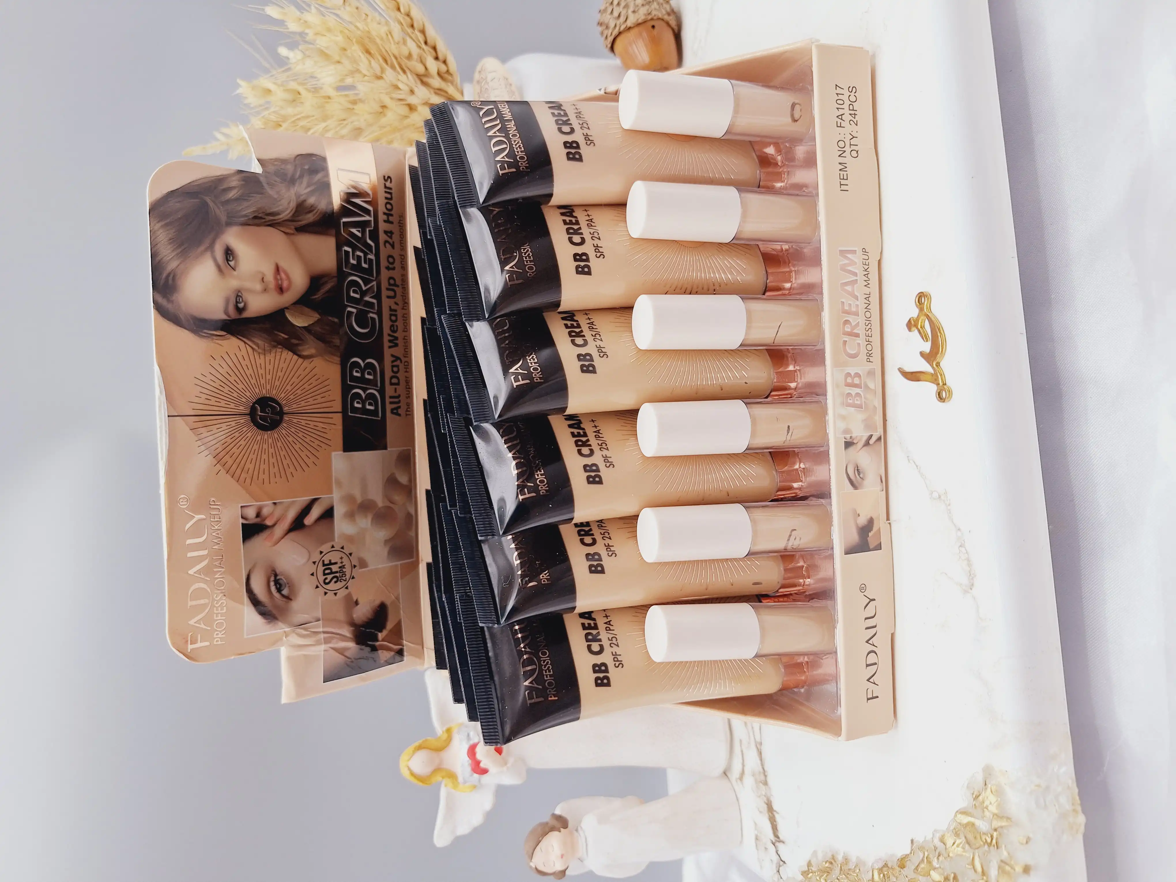 بی بی کرم پودر آبرسان و 24ساعته برند  FADAILY کد FA1017