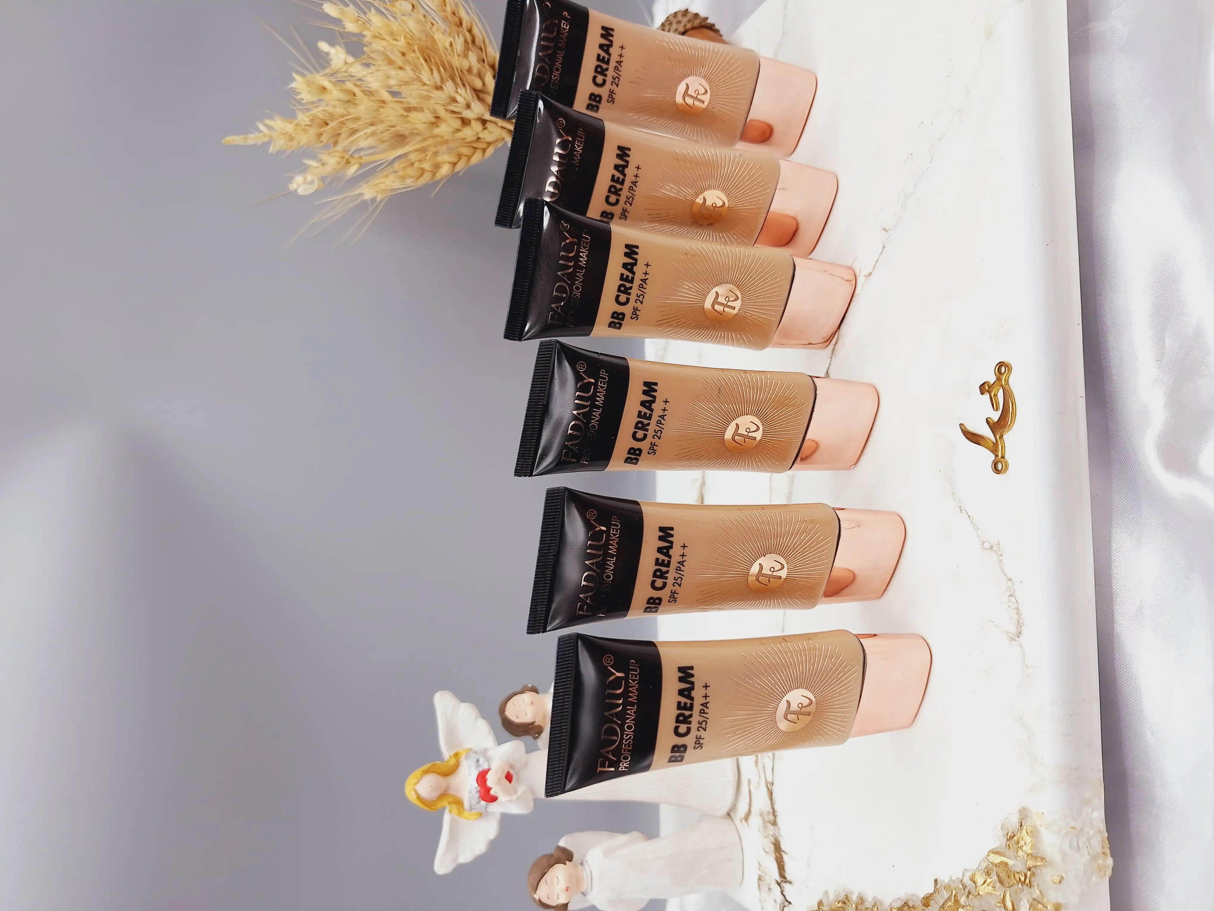 بی بی کرم پودر آبرسان و 24ساعته برند  FADAILY کد FA1017