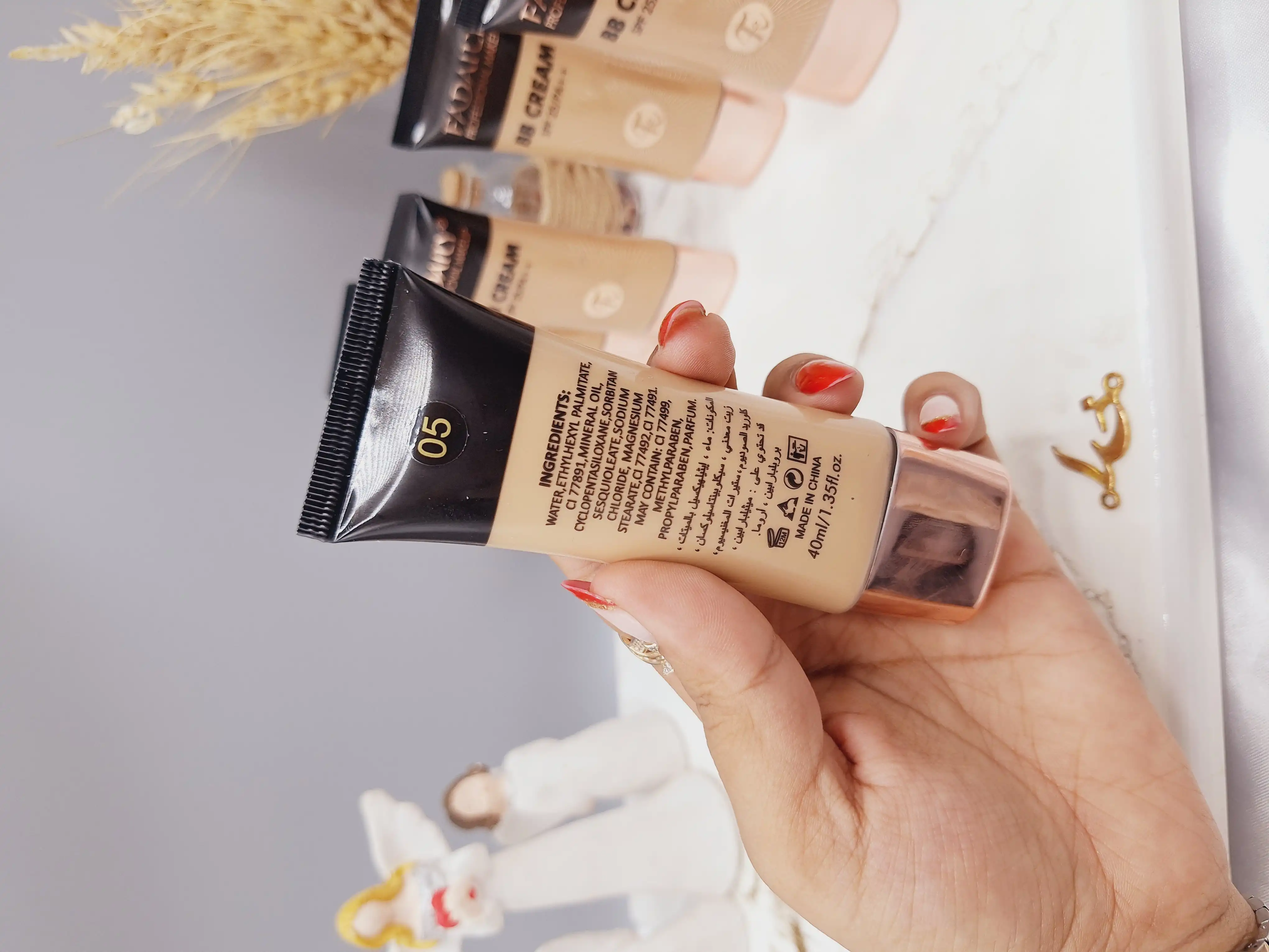 بی بی کرم پودر آبرسان و 24ساعته برند  FADAILY کد FA1017