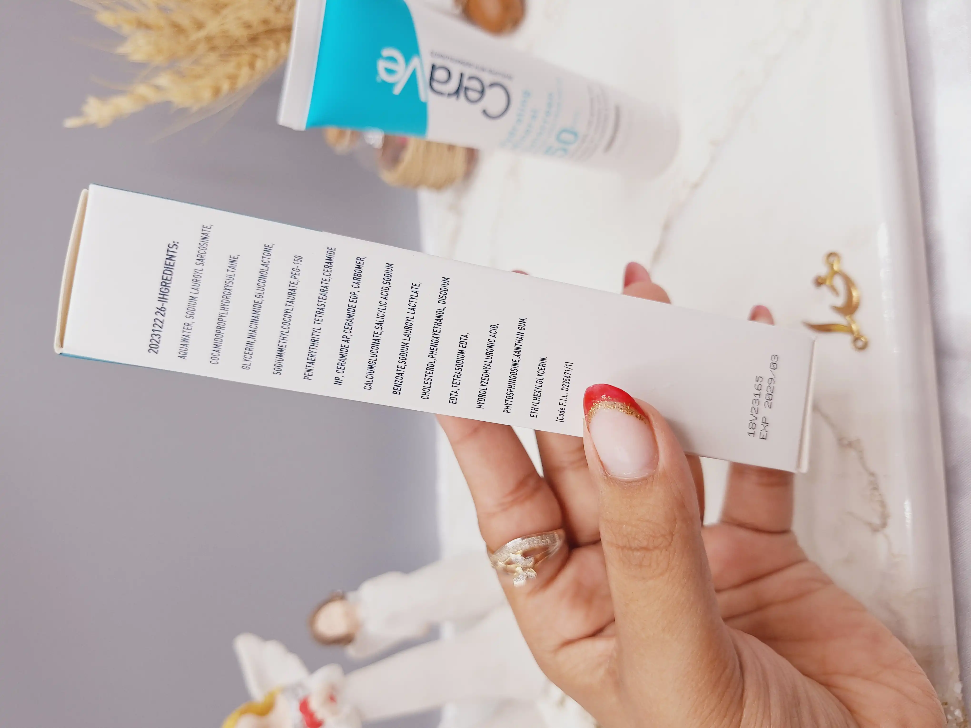 کرم ضد آفتاب معدنی آبرسان و لطیف کننده پوست برند ‏CeraVe‏ کد 4542