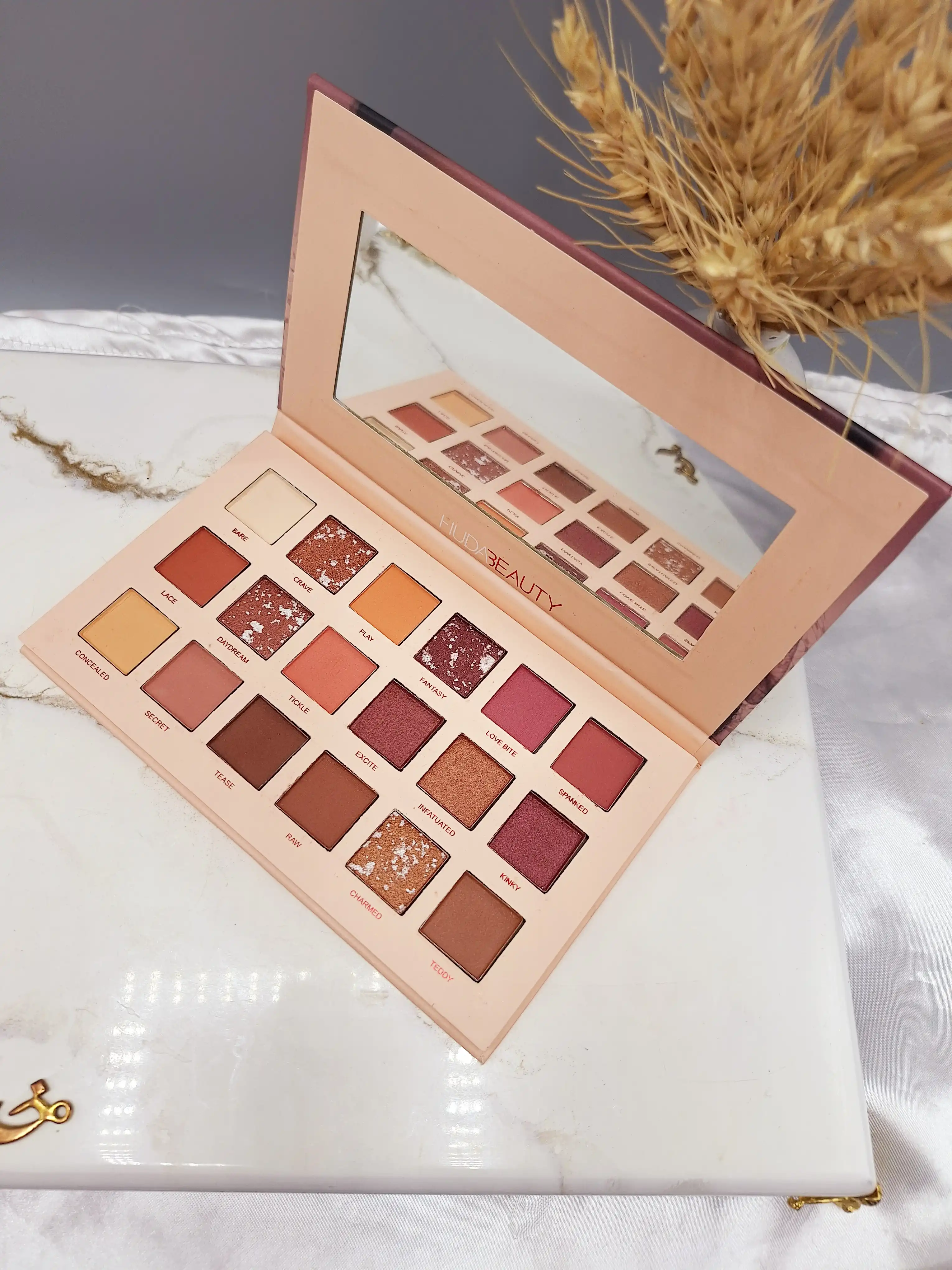 پالت سایه نود NUDE هدی بیوتی Huda beauty کد 700584